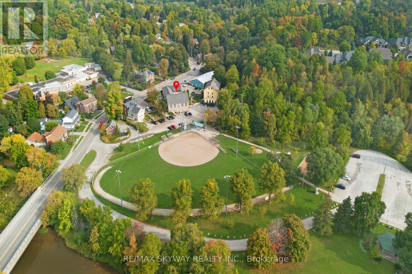 45 Confederation Street, Halton Hills, Ontario  L7G 3R4 - Photo 3 - W12936932