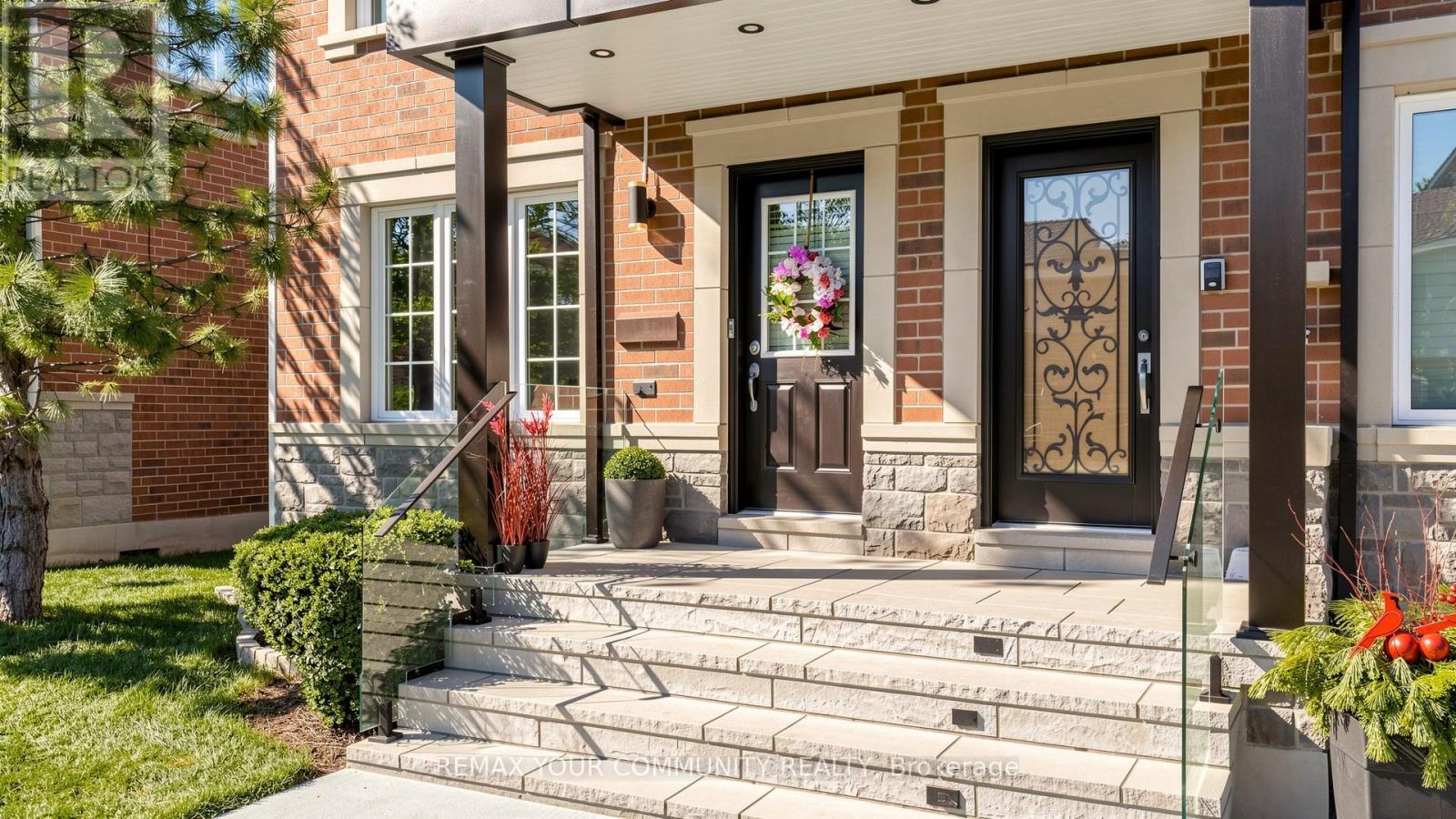 71 Odoardo Disanto Circle, Toronto, Ontario  M3L 0G1 - Photo 3 - W12936940