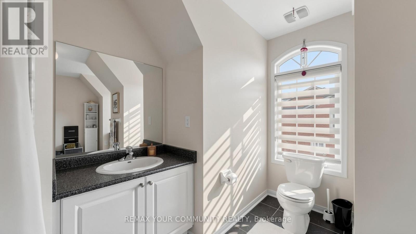 71 Odoardo Disanto Circle, Toronto, Ontario  M3L 0G1 - Photo 33 - W12936940