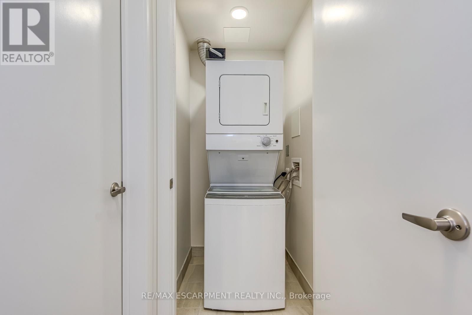 303 - 320 Plains Road E, Burlington, Ontario  L7T 0C1 - Photo 24 - W12936956