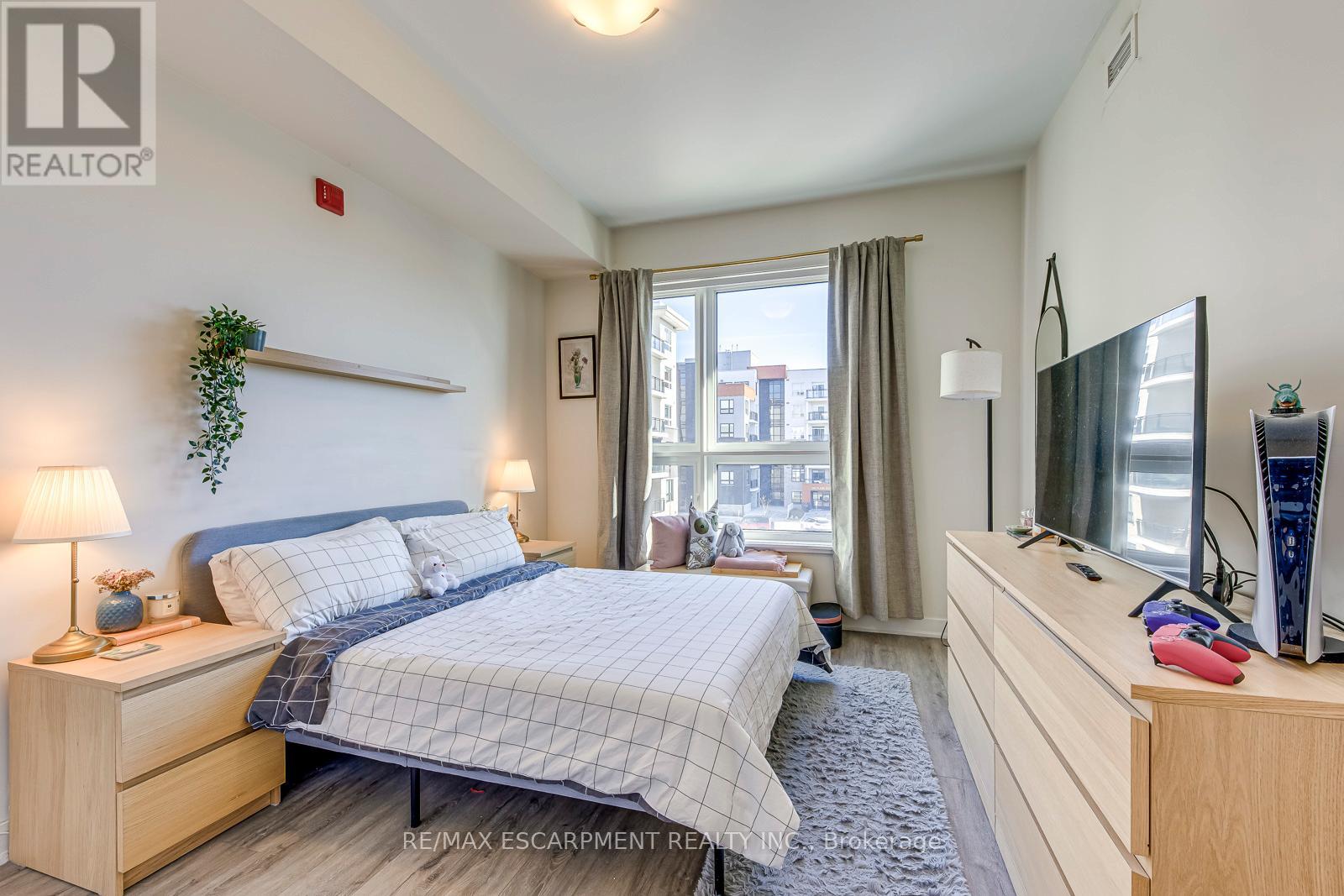 303 - 320 Plains Road E, Burlington, Ontario  L7T 0C1 - Photo 26 - W12936956