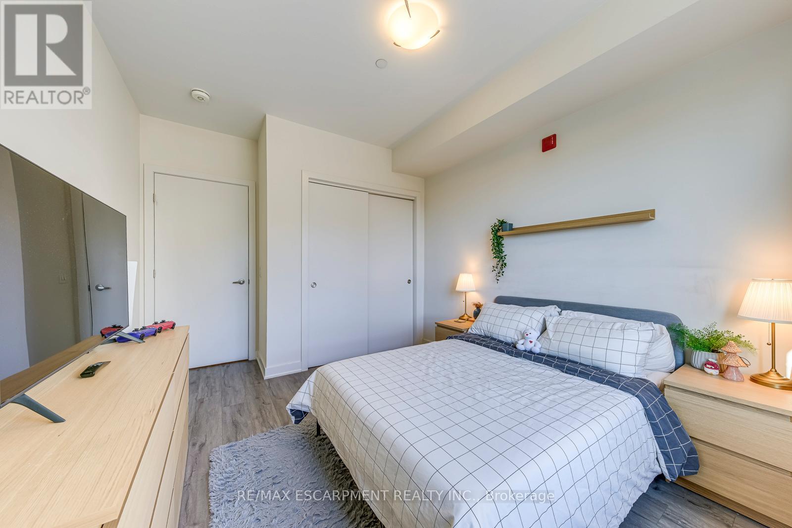 303 - 320 Plains Road E, Burlington, Ontario  L7T 0C1 - Photo 27 - W12936956