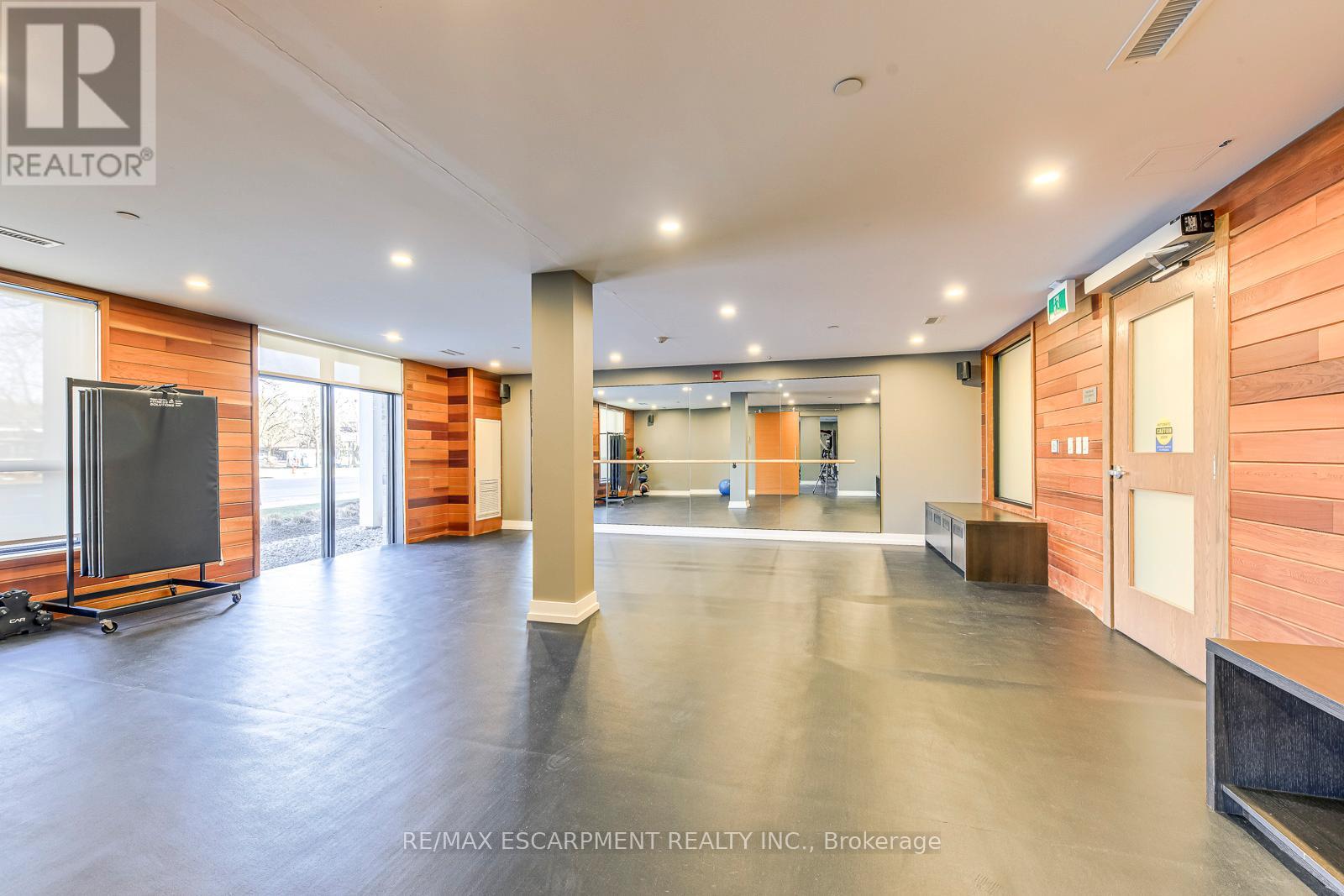 303 - 320 Plains Road E, Burlington, Ontario  L7T 0C1 - Photo 31 - W12936956