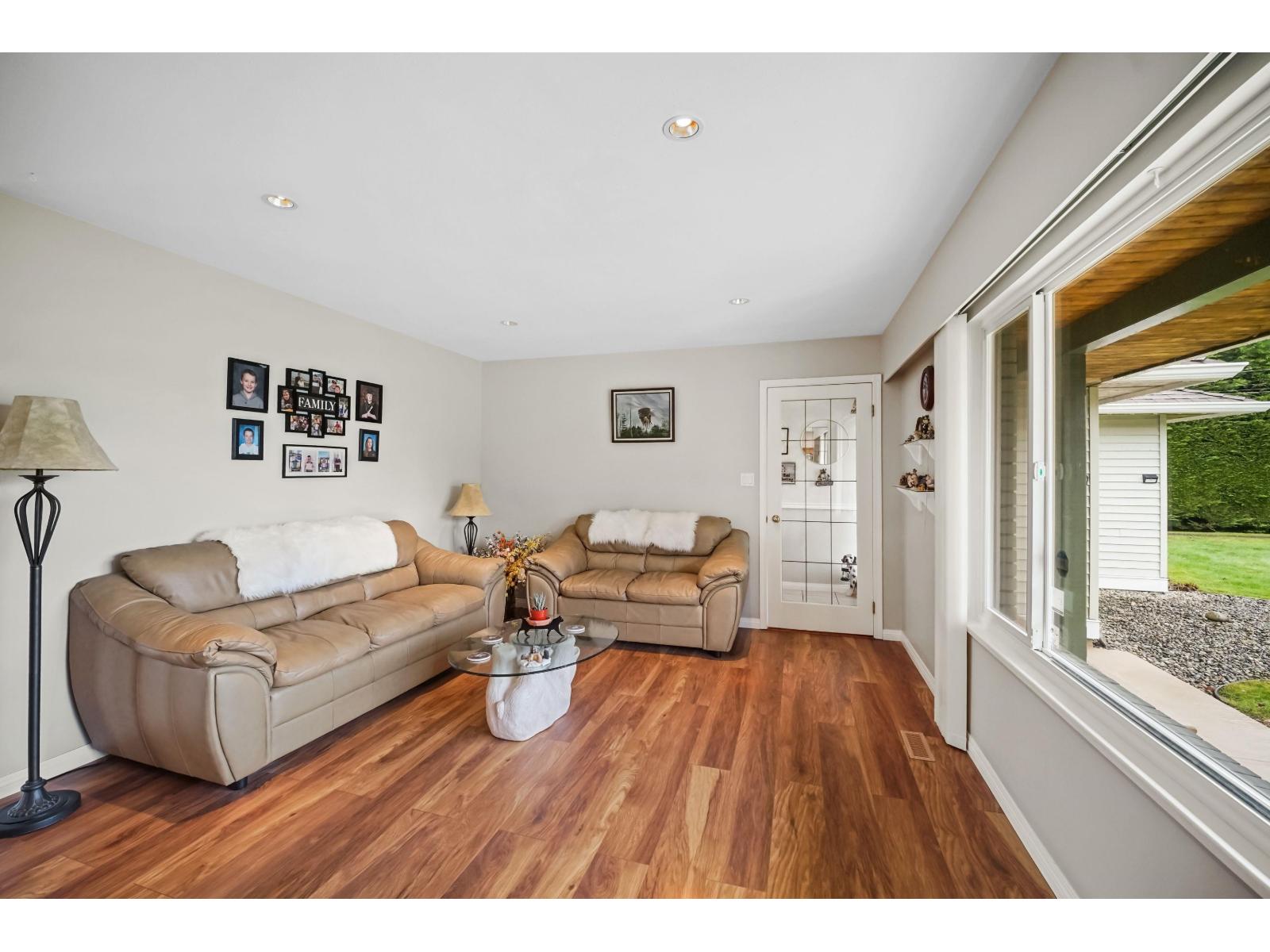 24322 46a Avenue, Langley, British Columbia  V2Z 2M3 - Photo 4 - R3104364