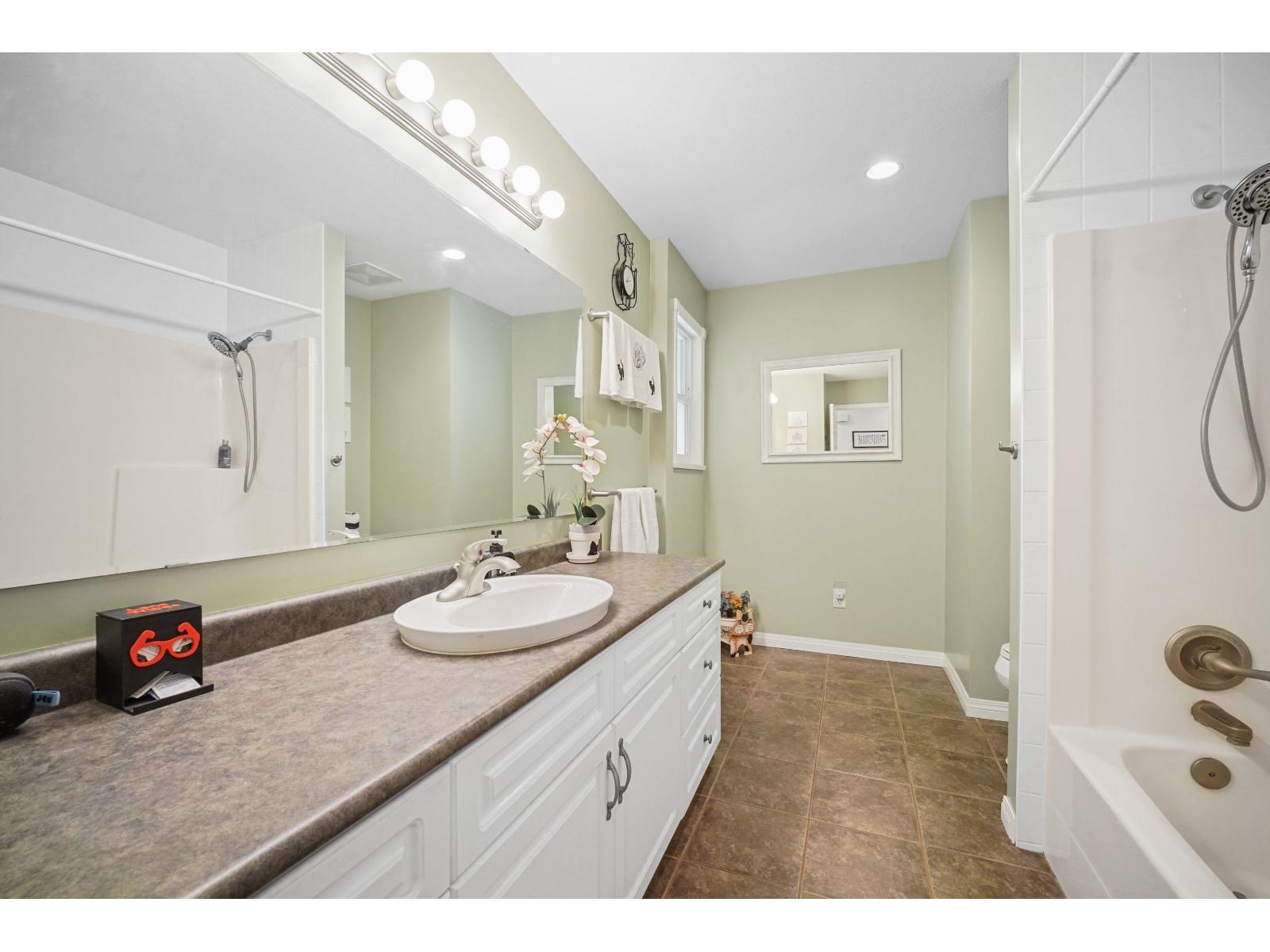 24322 46a Avenue, Langley, British Columbia  V2Z 2M3 - Photo 13 - R3104364