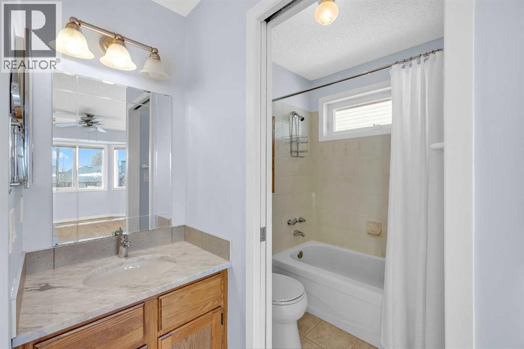 40 Cedargrove Way SW, Calgary, Alberta  T2W 4V1 - Photo 34 - A2292650