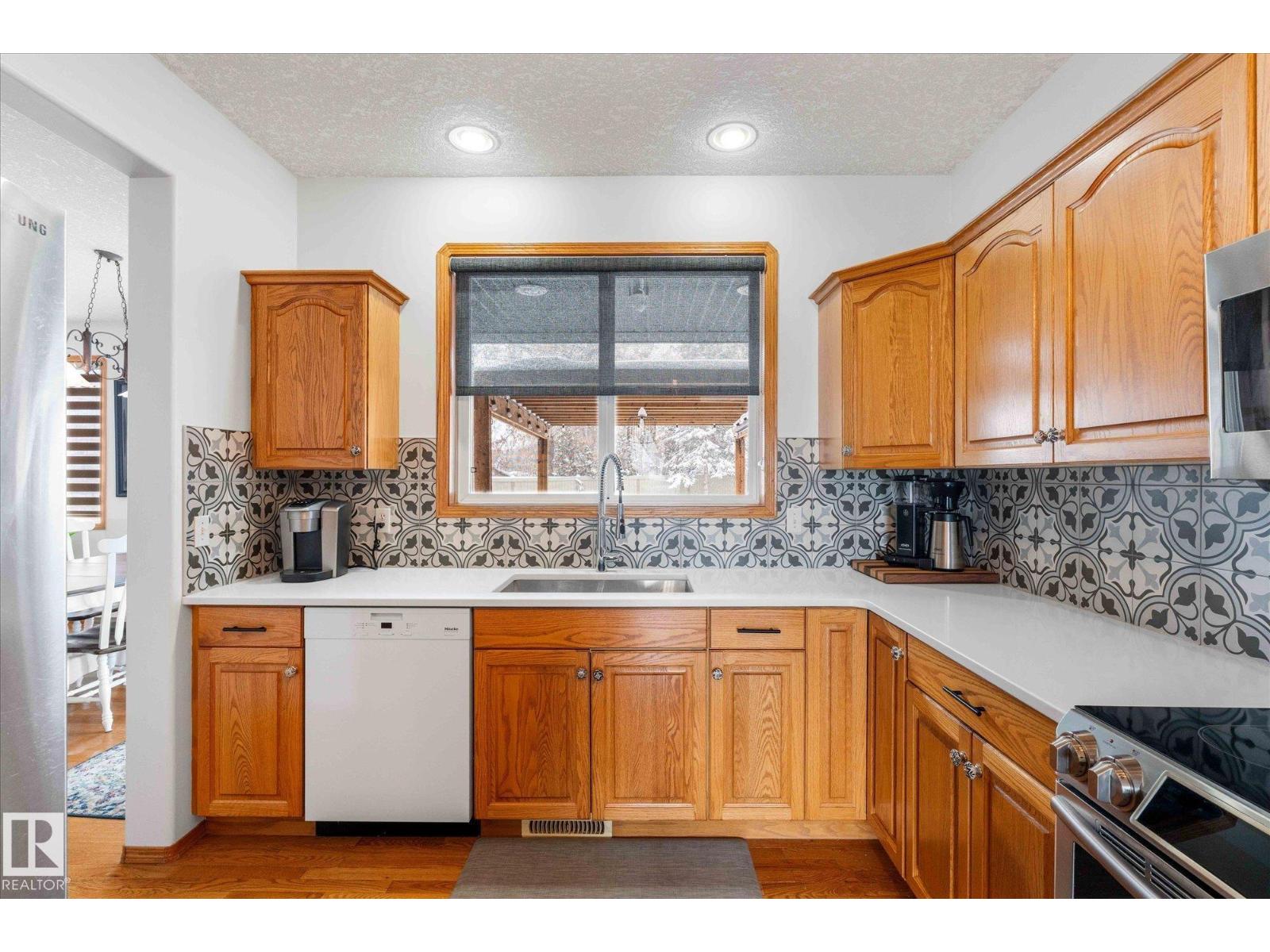 31 Lakewood Cove N, Spruce Grove, Alberta  T7X 4B4 - Photo 10 - E4479685