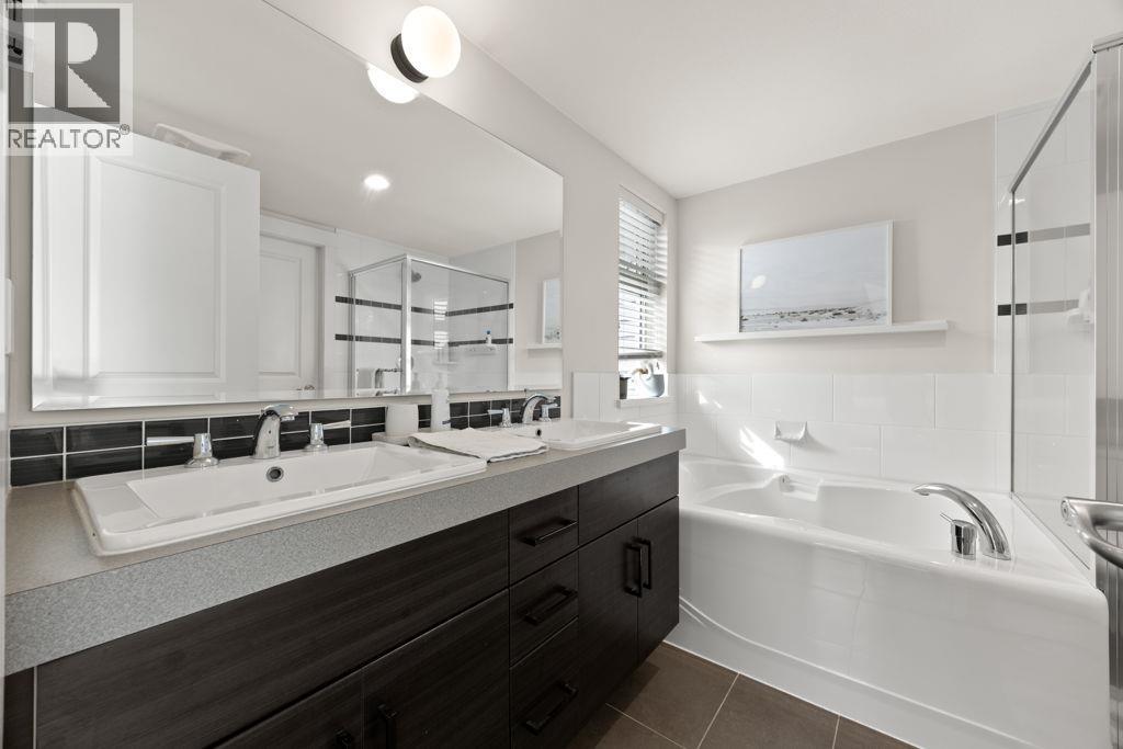 102 300 Panorama Place, Port Moody, British Columbia  V3H 5H5 - Photo 13 - R3104819