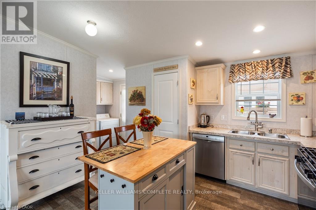 22 Copper Beech Drive, Haldimand, Ontario  N0A 1L0 - Photo 8 - X12936792