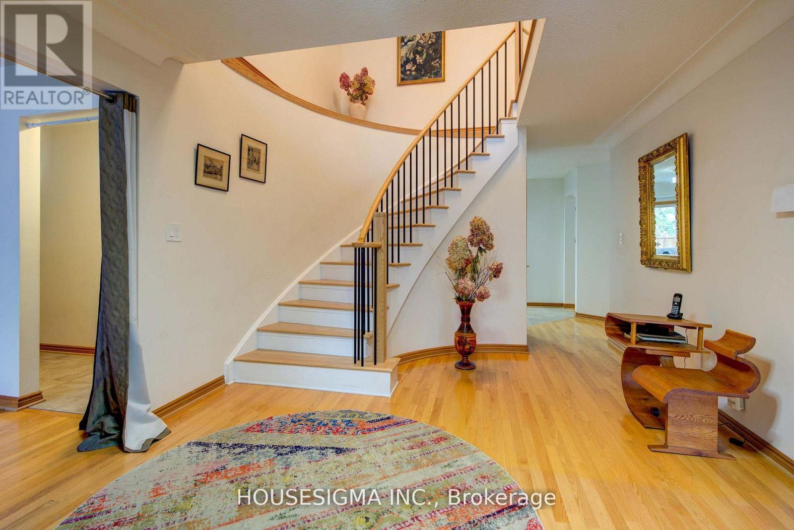 542 Rankin Crescent, Kingston, Ontario  K7M 7L4 - Photo 3 - X12936832