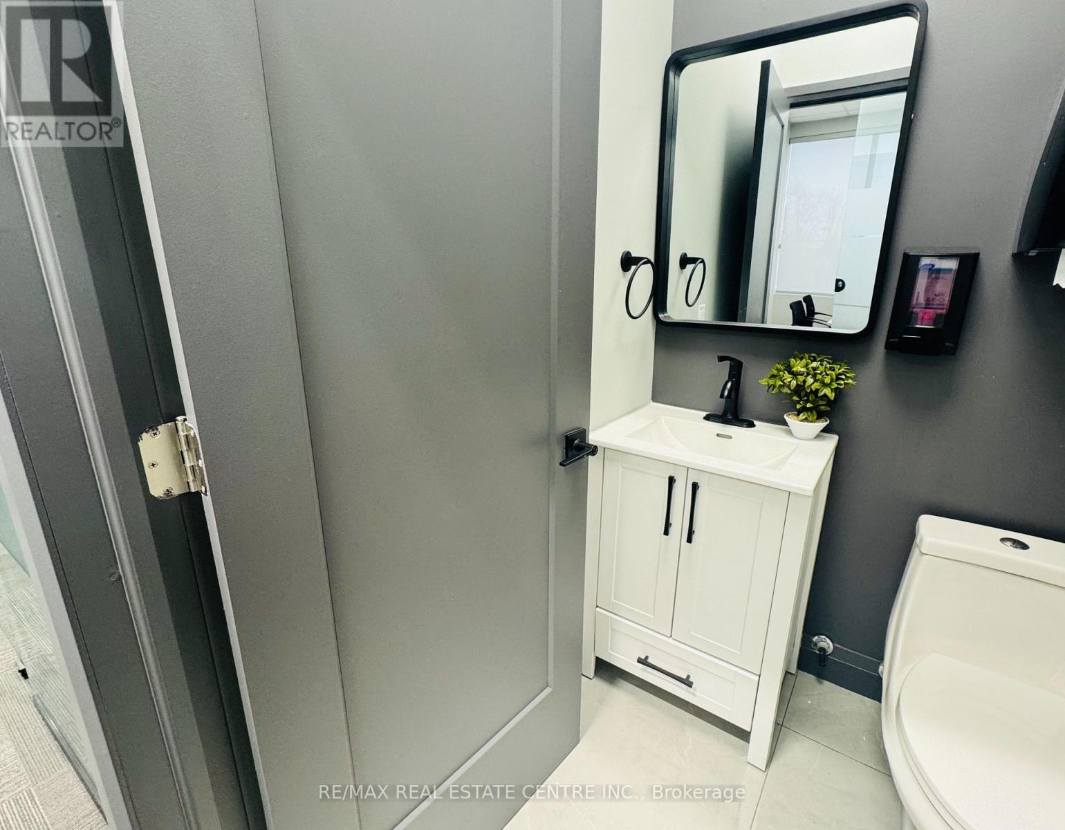 G218 - 450 Hespeler Road, Cambridge, Ontario  N1R 0C9 - Photo 8 - X12936904