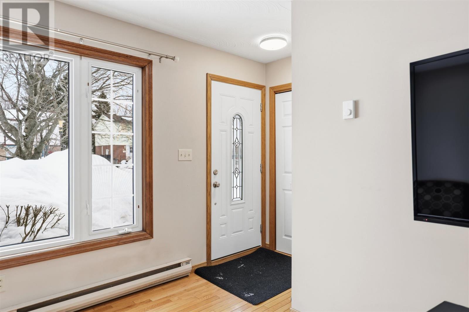 145 Sutton Pl, Sault Ste. Marie, Ontario  P6A 6A8 - Photo 3 - SM260559