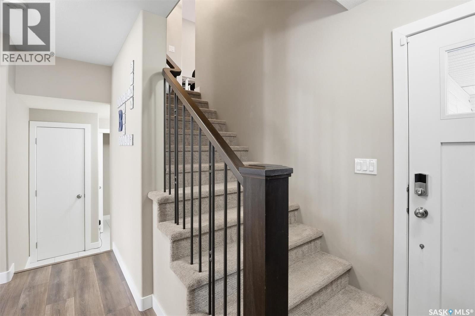 611 Ells Crescent, Saskatoon, Saskatchewan  S7L 6K8 - Photo 3 - SK031380