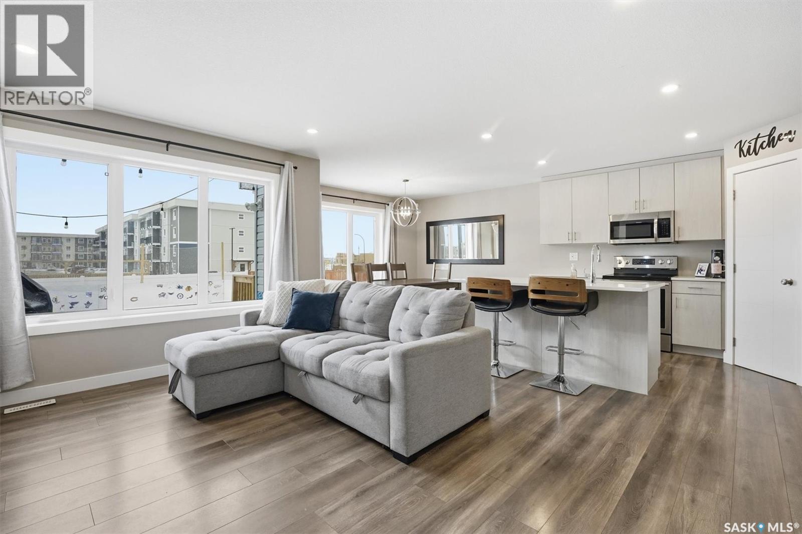 611 Ells Crescent, Saskatoon, Saskatchewan  S7L 6K8 - Photo 5 - SK031380