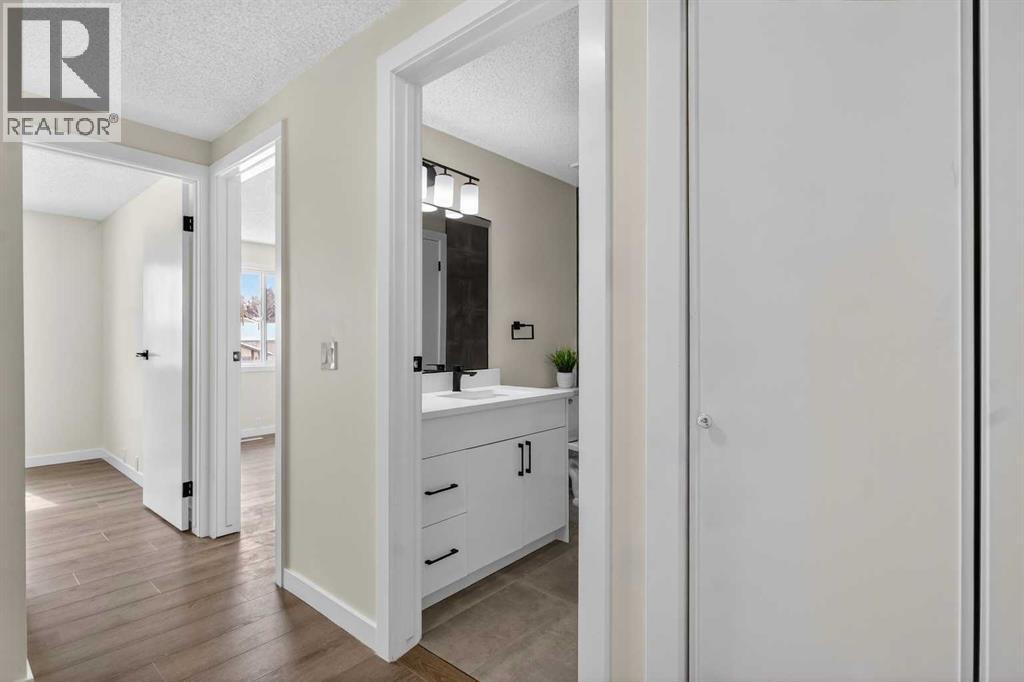 5 Bermuda Lane NW, Calgary, Alberta  T3K 2K1 - Photo 20 - A2296257