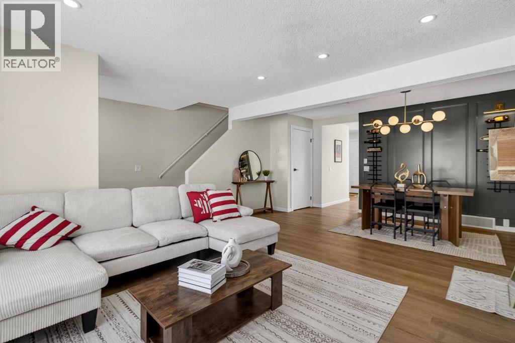 5 Bermuda Lane NW, Calgary, Alberta  T3K 2K1 - Photo 7 - A2296257