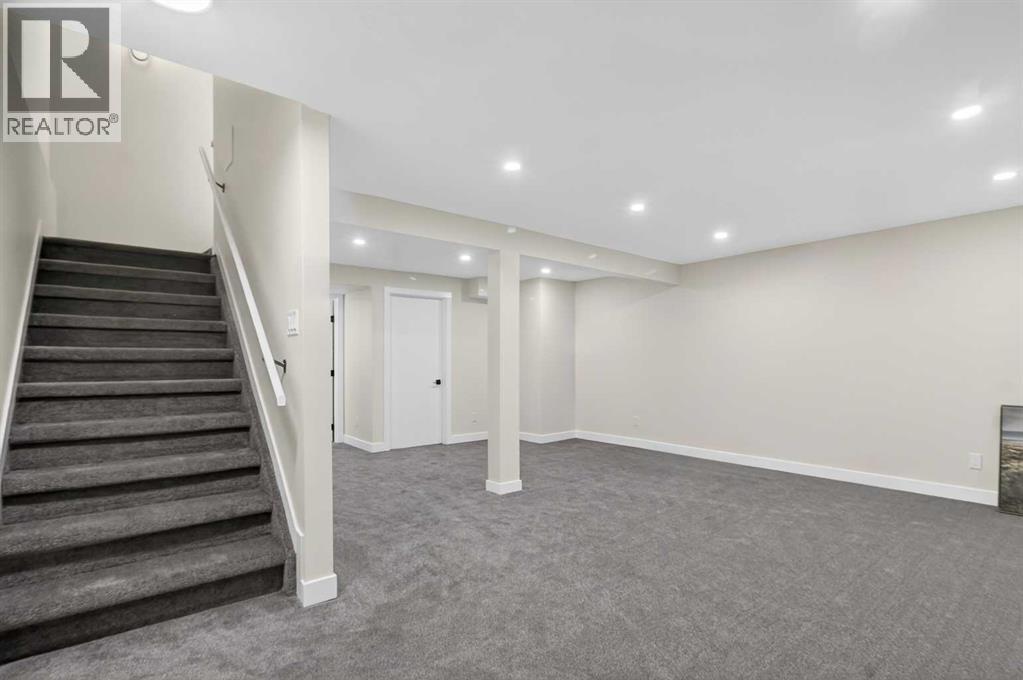 5 Bermuda Lane NW, Calgary, Alberta  T3K 2K1 - Photo 28 - A2296257