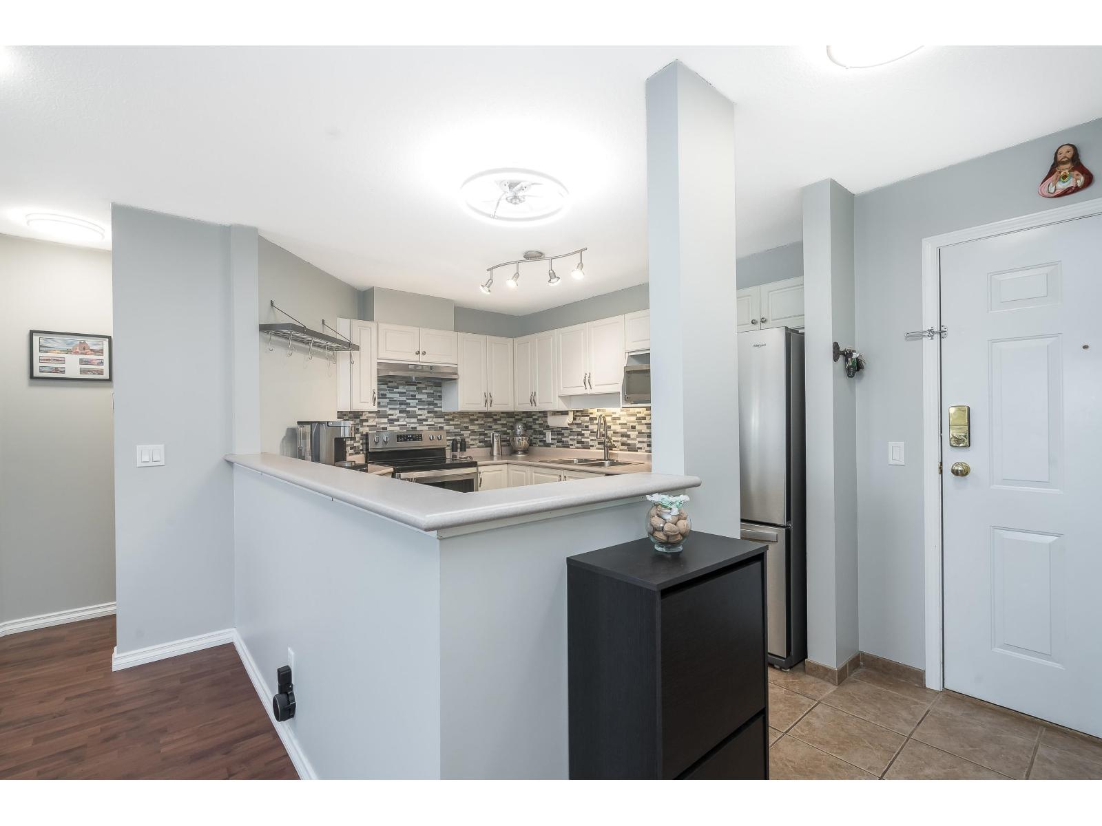 207 33738 King Road, Abbotsford, British Columbia  V2S 8J5 - Photo 5 - R3104468