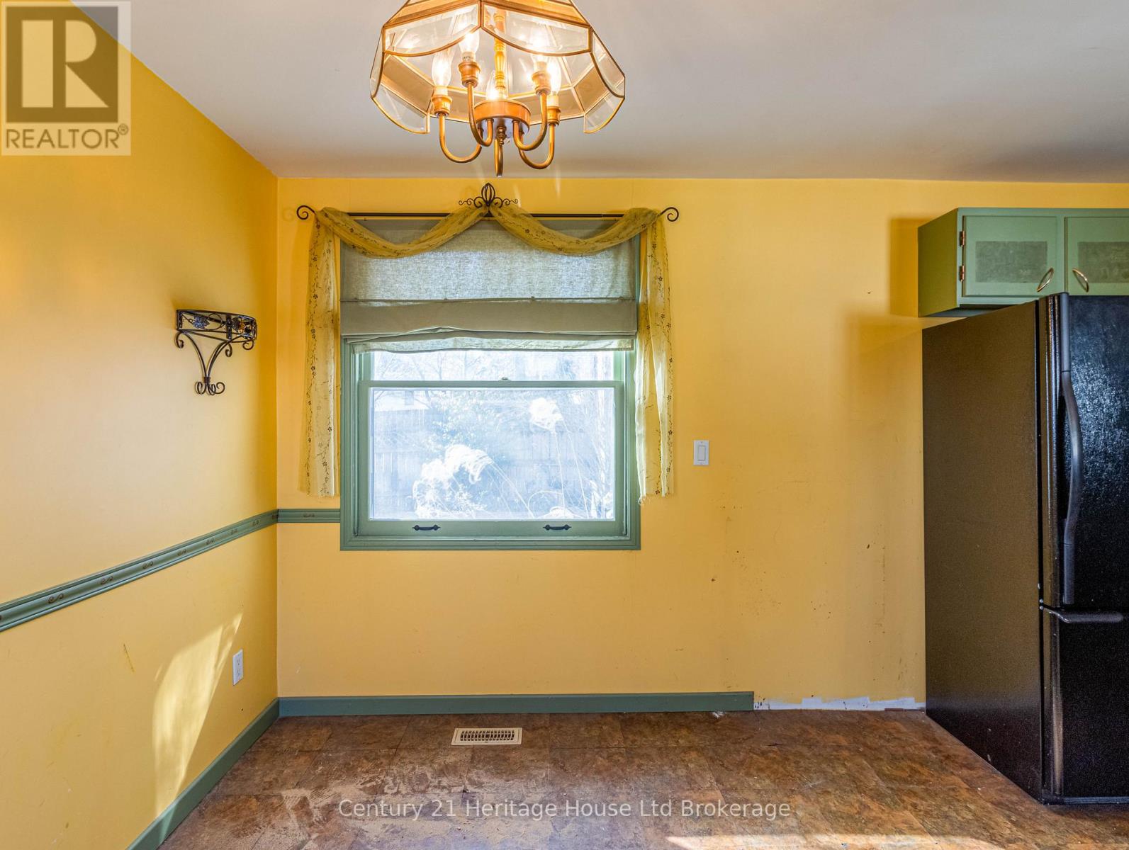 657 Frances Street, Woodstock, Ontario N4S 1Z9 - Photo 14 - X12935684