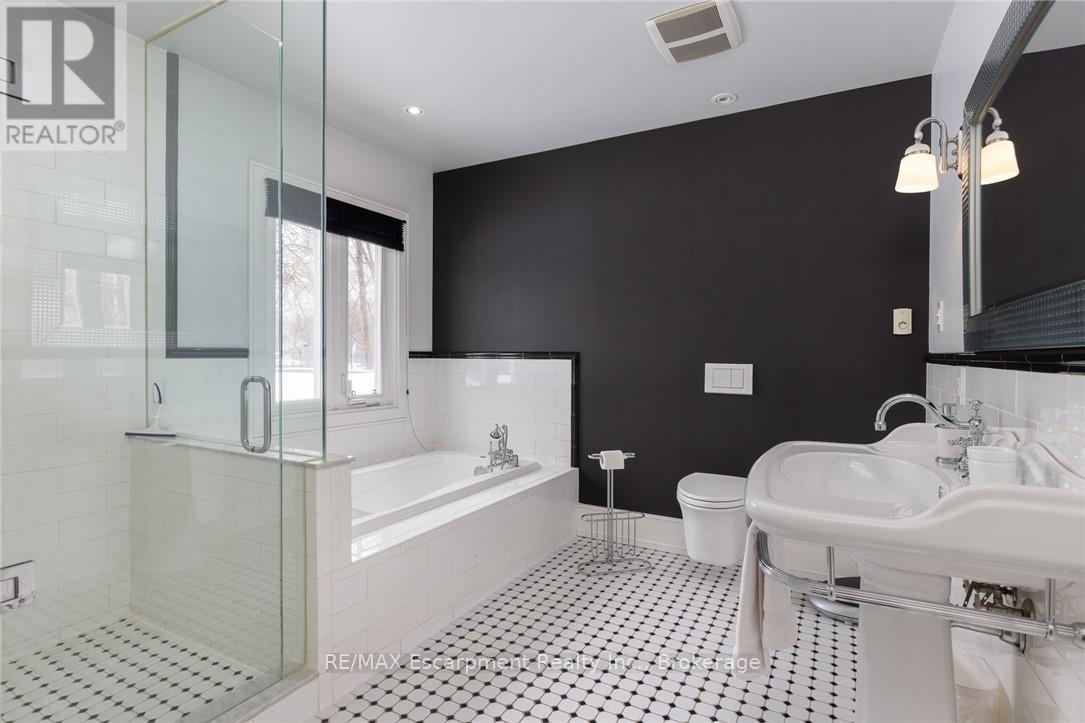 287 Macdonald Road, Oakville, Ontario  L6J 2A6 - Photo 28 - W12937046