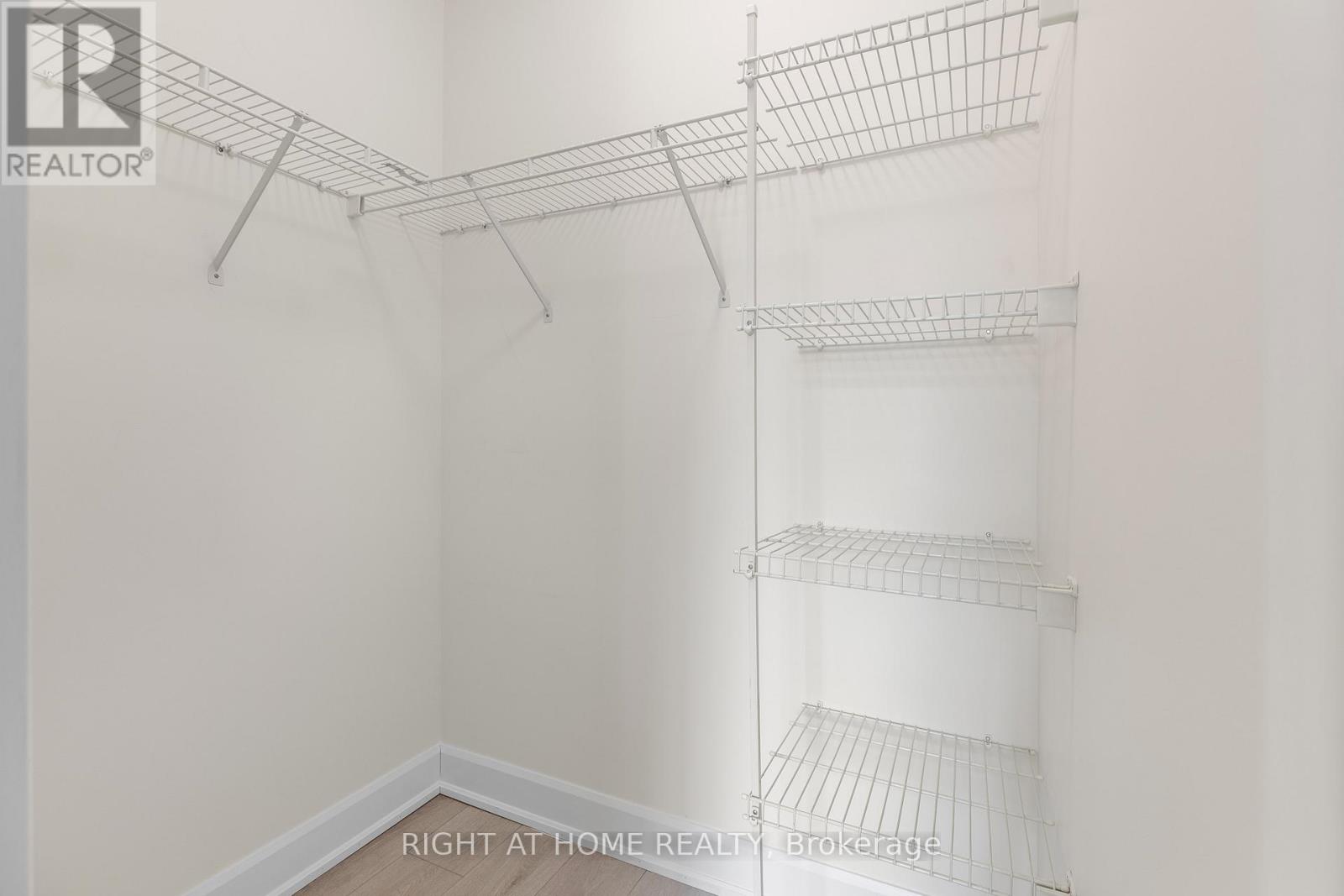 1103 - 750 Bay Street, Toronto, Ontario  M5G 1N6 - Photo 16 - C12933978