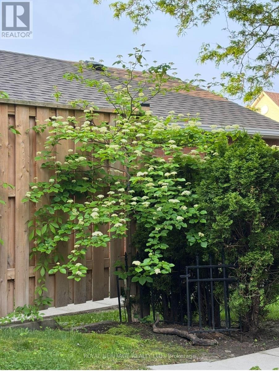 39 - 10 Bassett Boulevard, Whitby, Ontario  L1N 9C4 - Photo 42 - E12933794