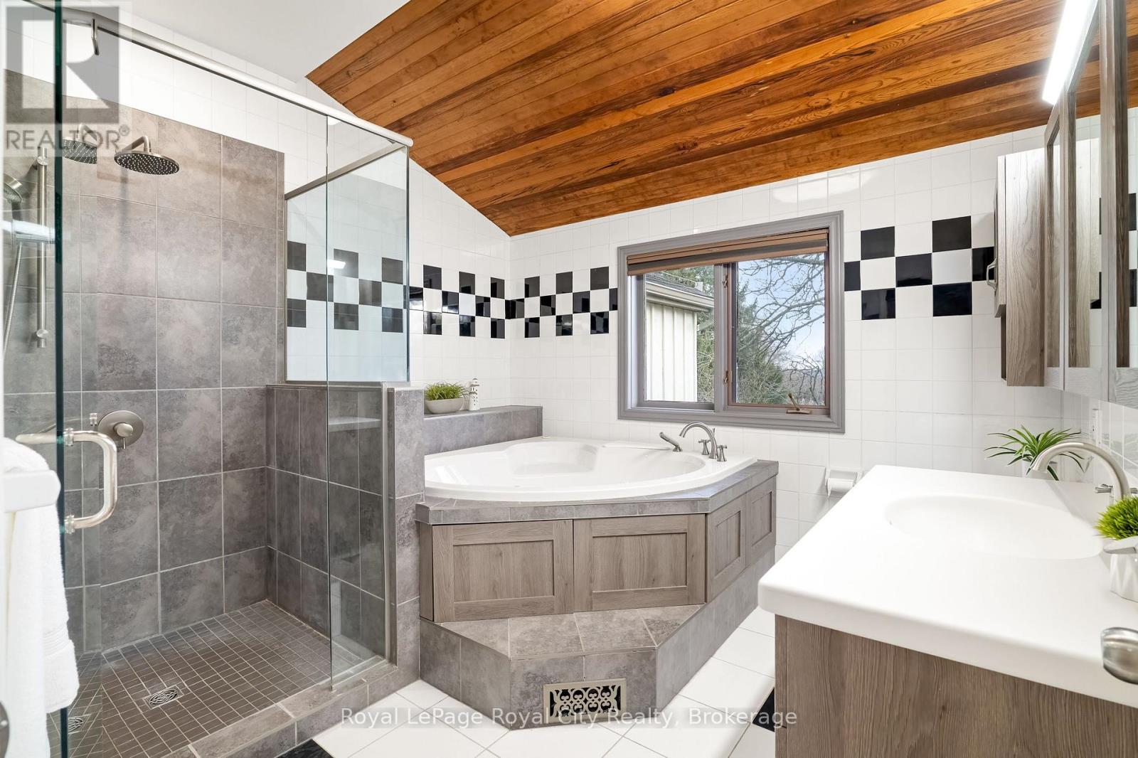 7306 Wellington Rd 21, Centre Wellington, Ontario  N0B 1S0 - Photo 29 - X12937000