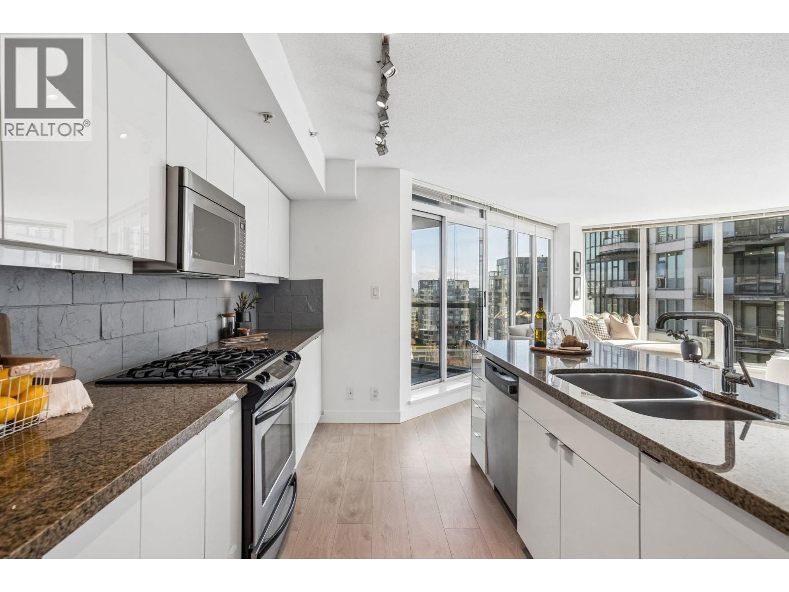 1805 6068 No. 3 Road, Richmond, British Columbia  V6Y 4M7 - Photo 17 - R3104856