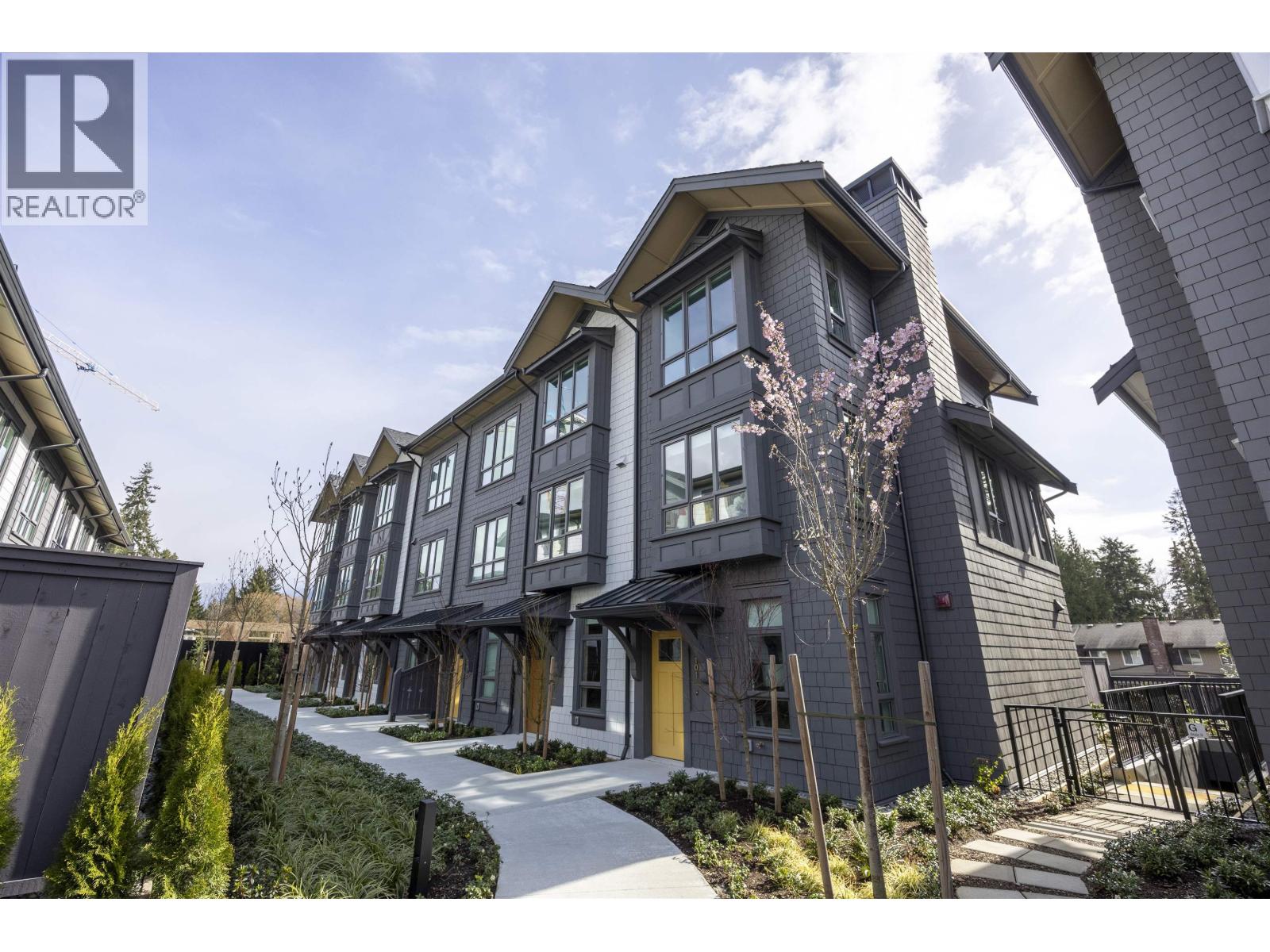 102 2322 EMERY COURT, North Vancouver, British Columbia