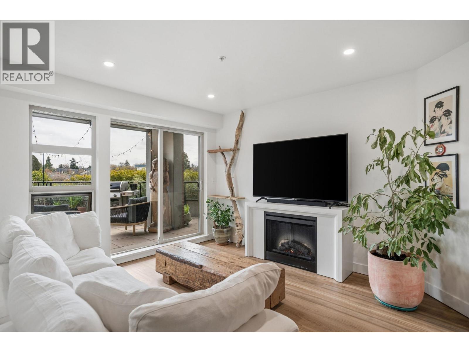 218 4550 Fraser Street, Vancouver, British Columbia  V5V 4G8 - Photo 3 - R3104906