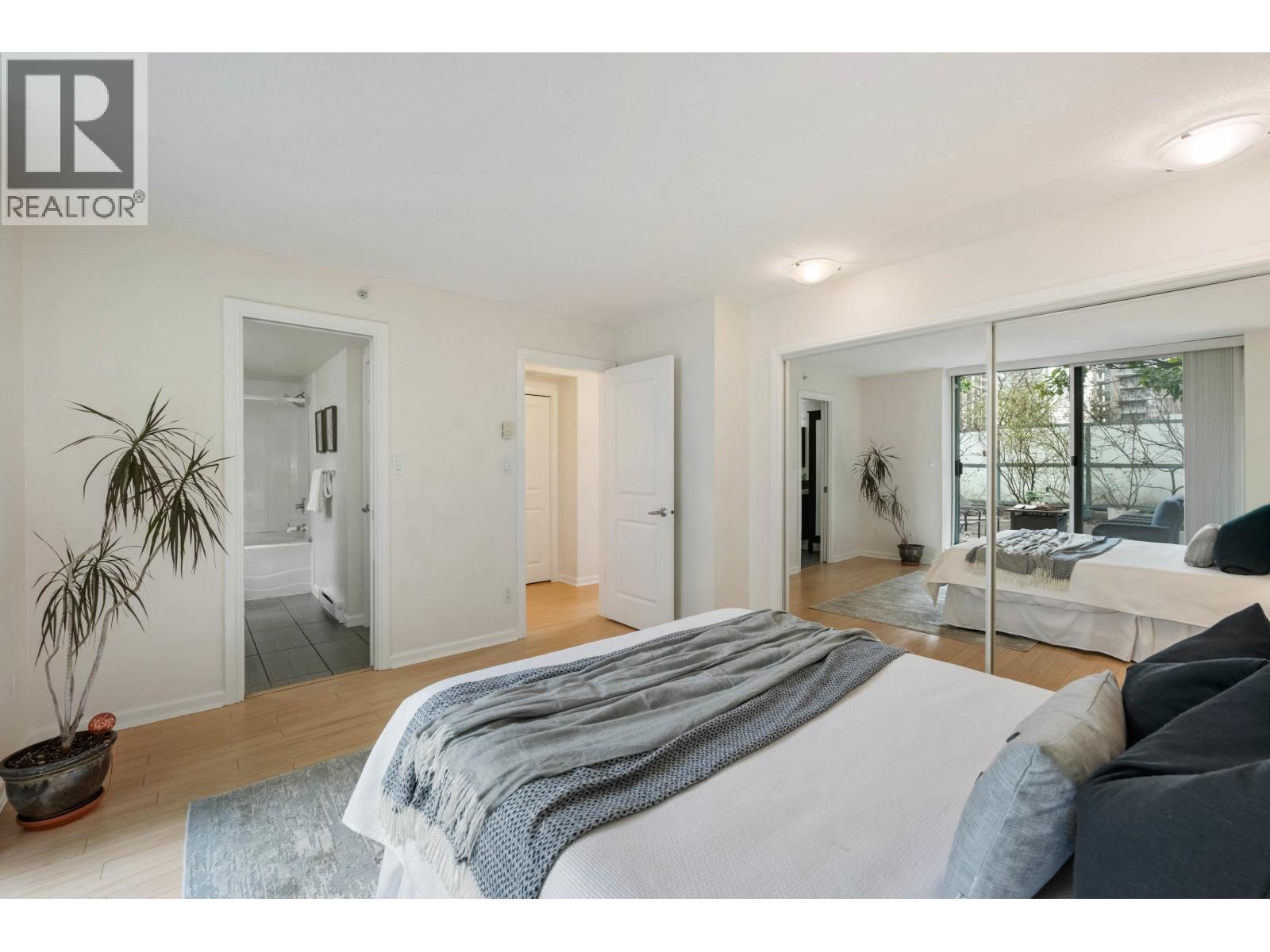 Th4 1889 Rosser Avenue, Burnaby, British Columbia  V5C 6R4 - Photo 17 - R3104908