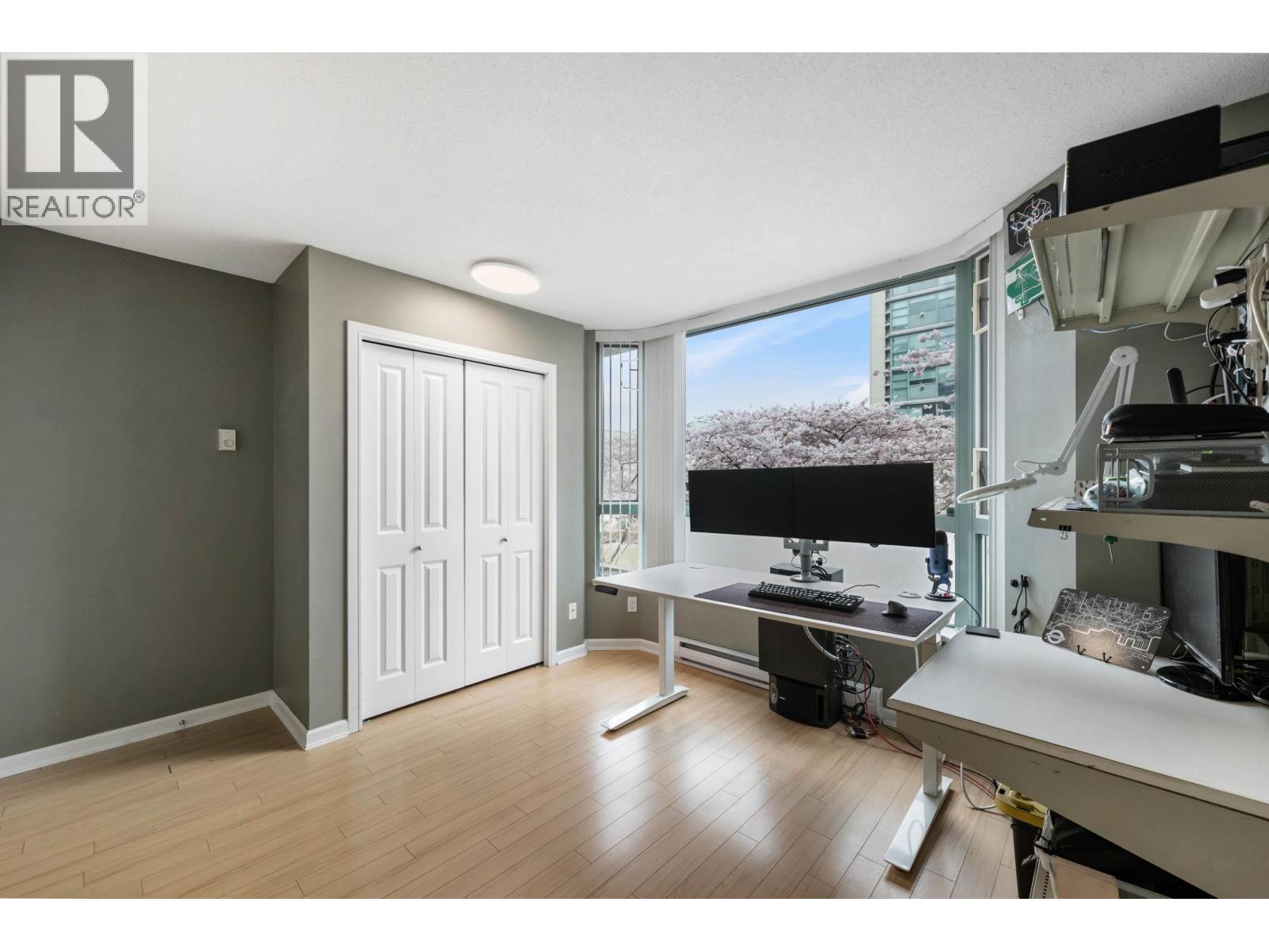 Th4 1889 Rosser Avenue, Burnaby, British Columbia  V5C 6R4 - Photo 24 - R3104908