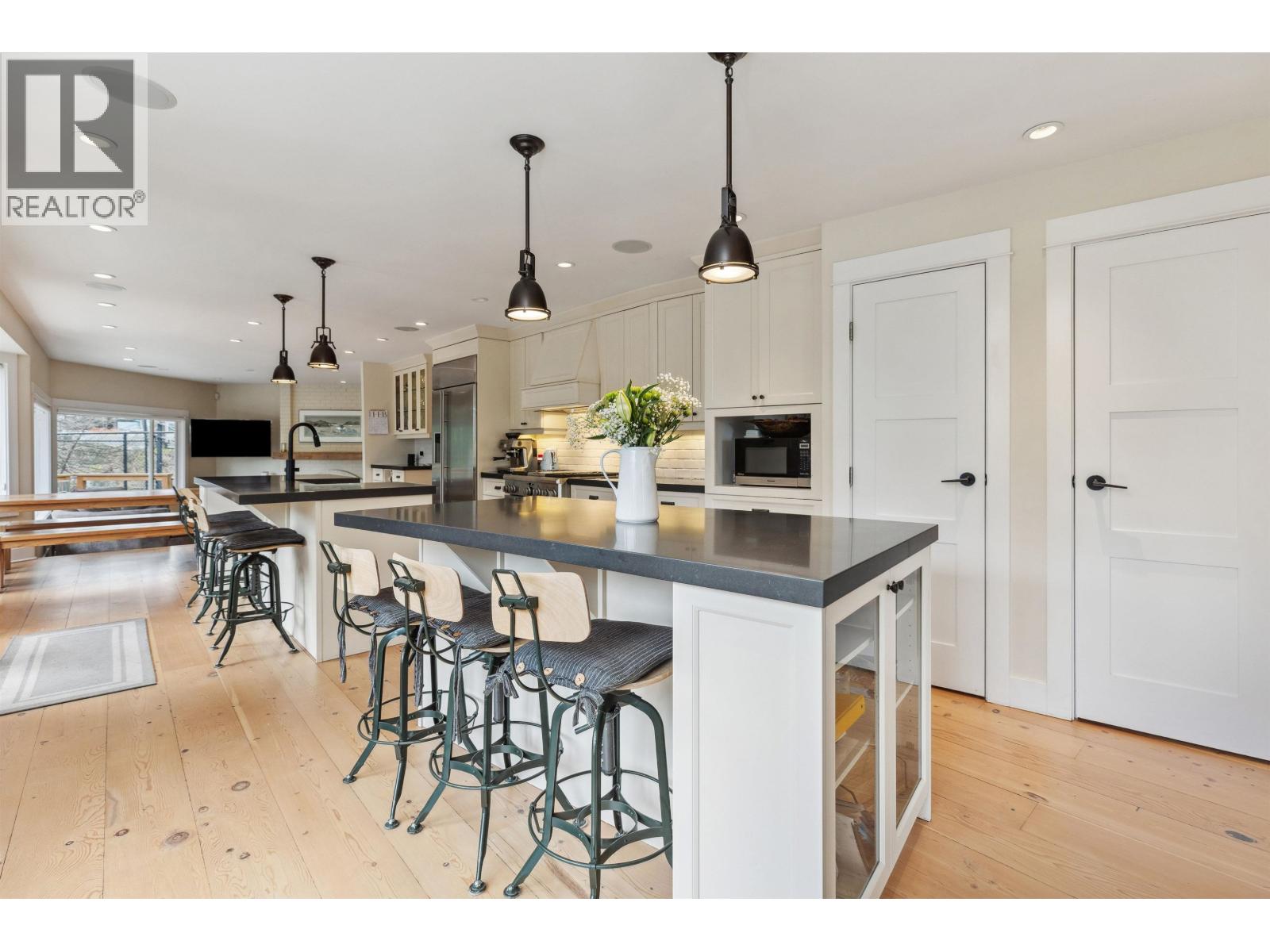 3714 Southridge Place, West Vancouver, British Columbia  V7V 3H8 - Photo 3 - R3104914