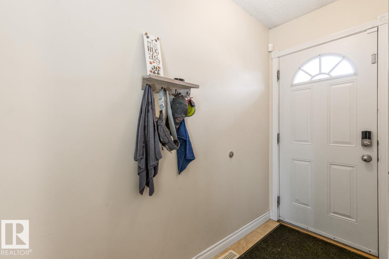 1257 Hooke Rd Nw, Edmonton, Alberta  T5A 4A5 - Photo 4 - E4473747