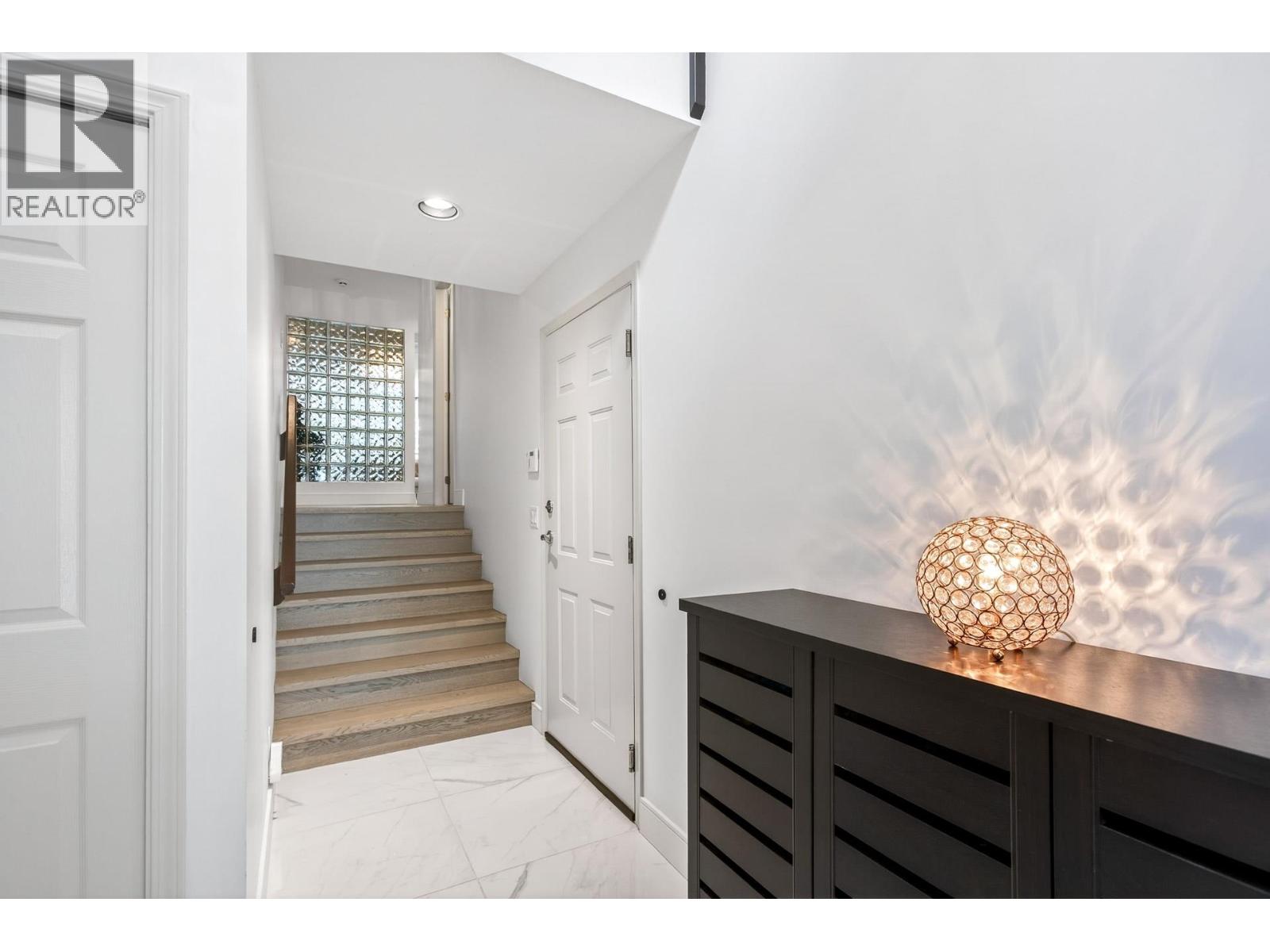 46a Deerwood Place, Port Moody, British Columbia  V3H 4X7 - Photo 3 - R3104674