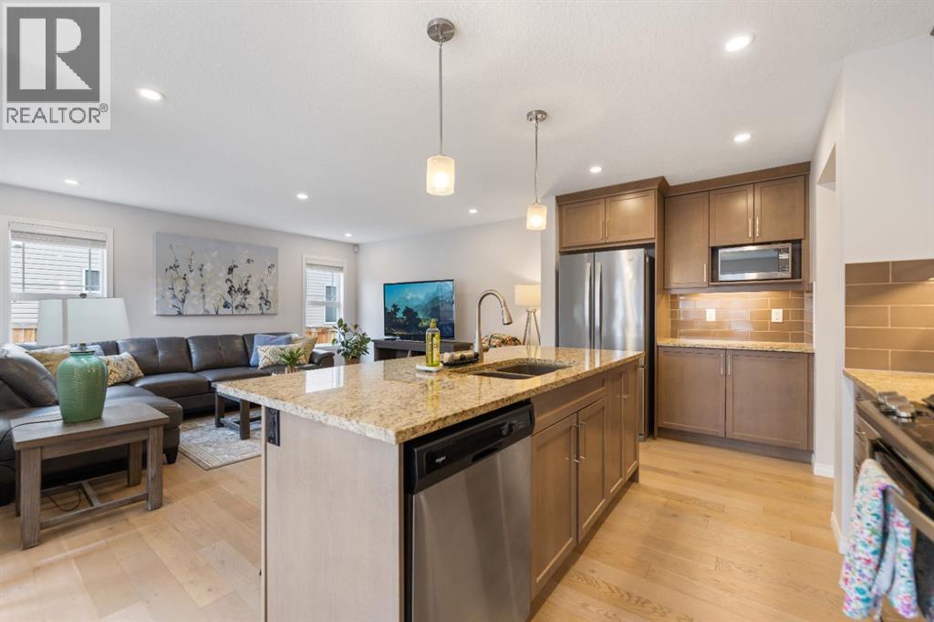 242 Hillcrest Square Sw, Airdrie, Alberta  T4B 4J2 - Photo 18 - A2295317