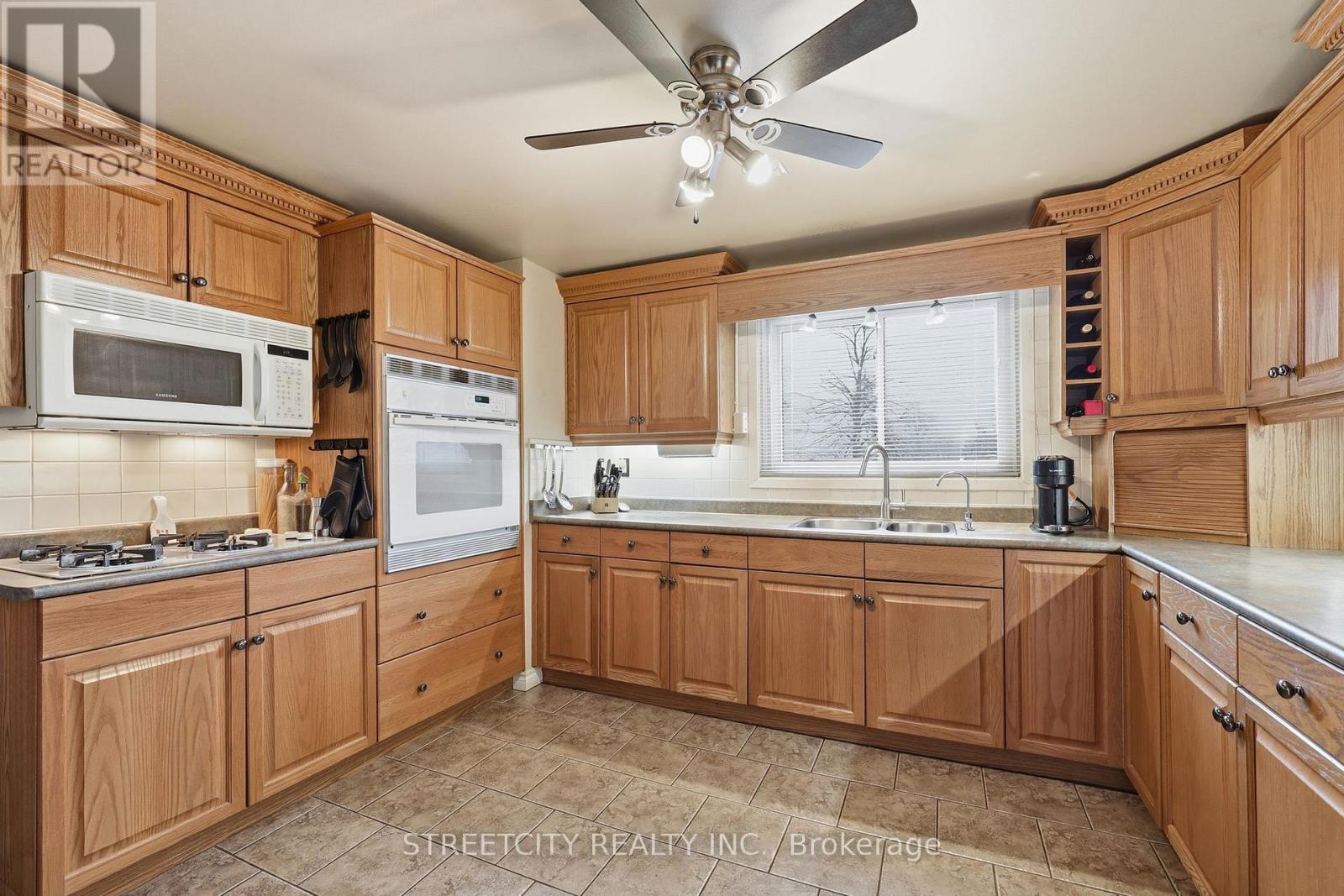 118 - 159 Sandringham Crescent, London South, Ontario  N6C 5A9 - Photo 6 - X12936972