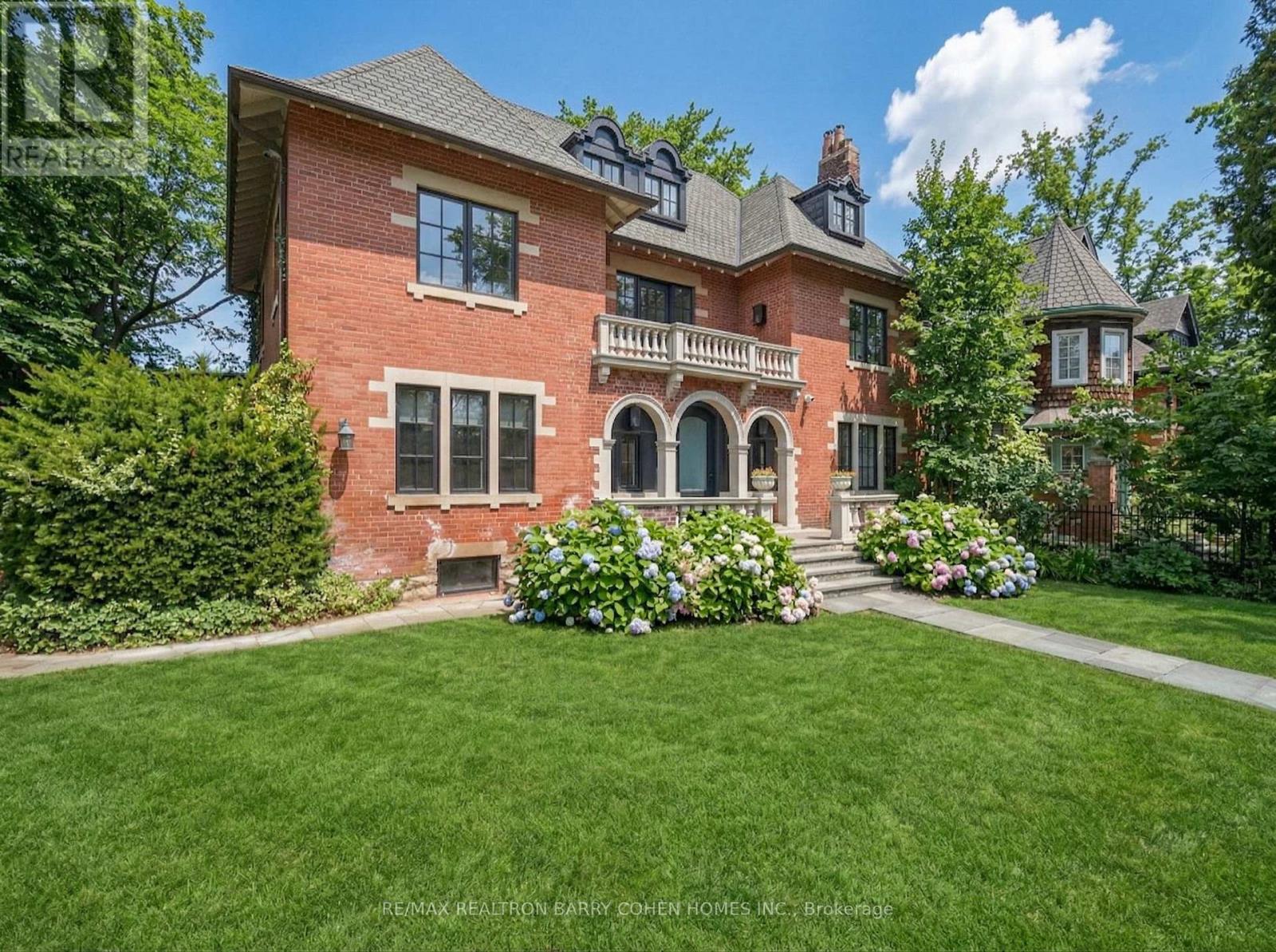 62 Maple Avenue, Toronto, Ontario  M4W 2T7 - Photo 2 - C12936978