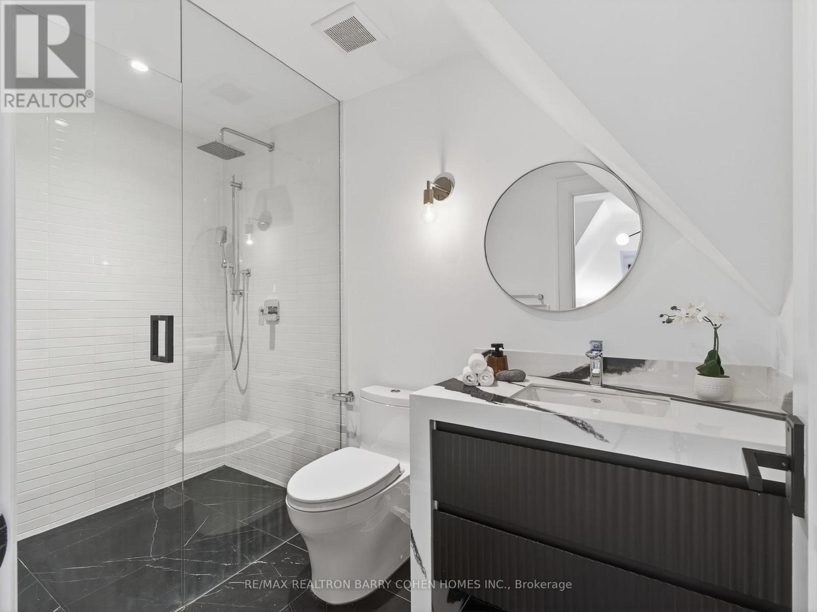 62 Maple Avenue, Toronto, Ontario  M4W 2T7 - Photo 38 - C12936978