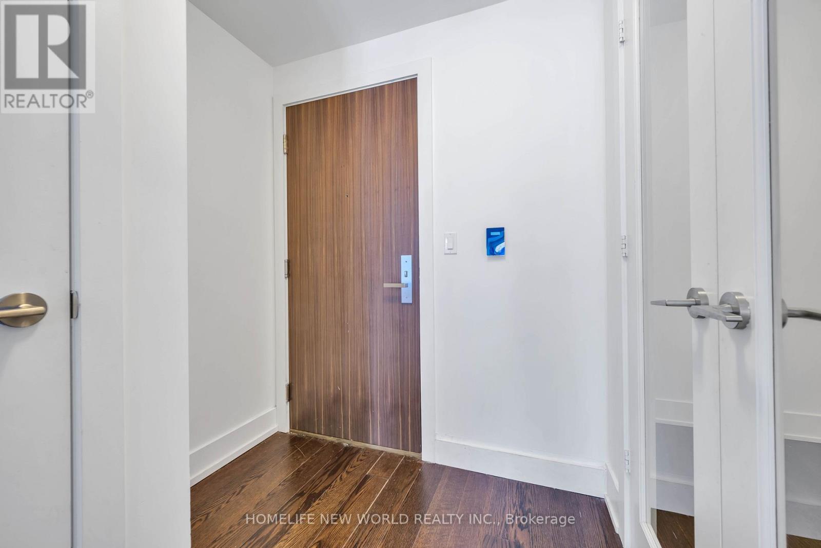 402 - 200 Bloor Street W, Toronto, Ontario  M5S 1T8 - Photo 3 - C12937004