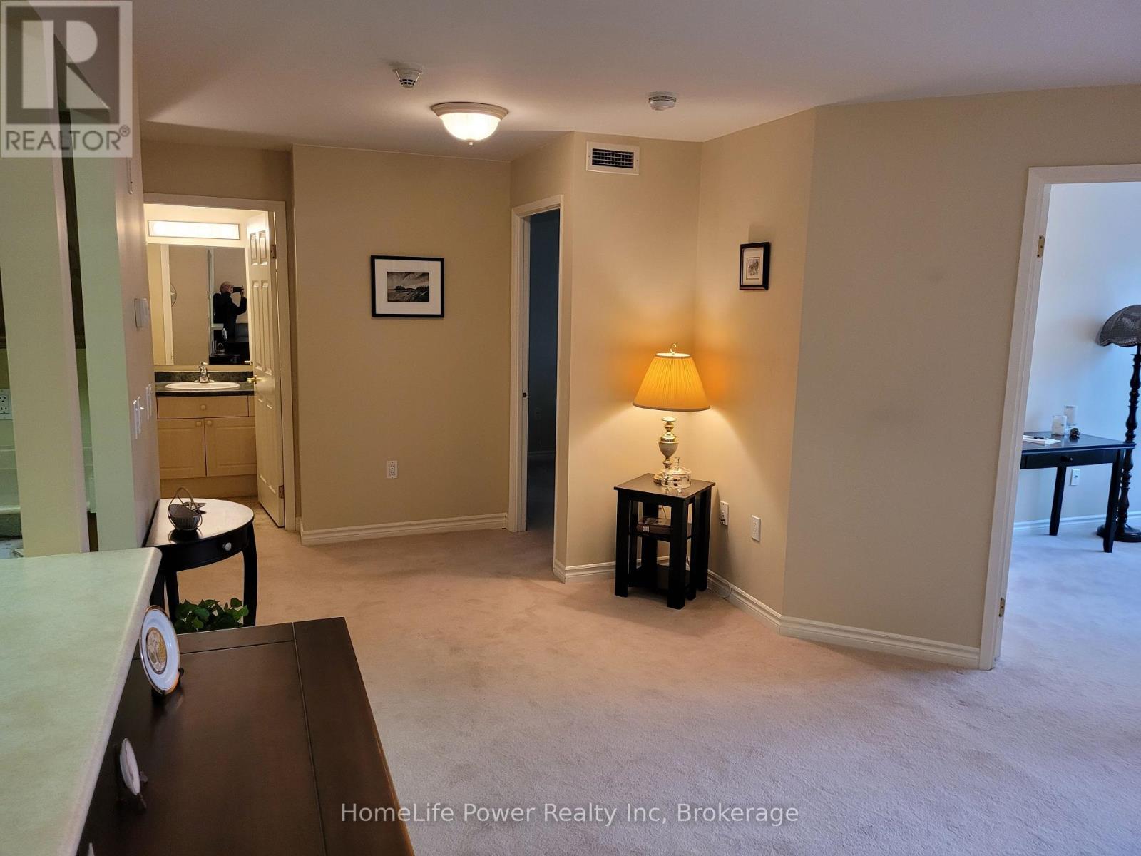 208 - 20 St George Street, Kitchener, Ontario  N2G 2S7 - Photo 18 - X12371312