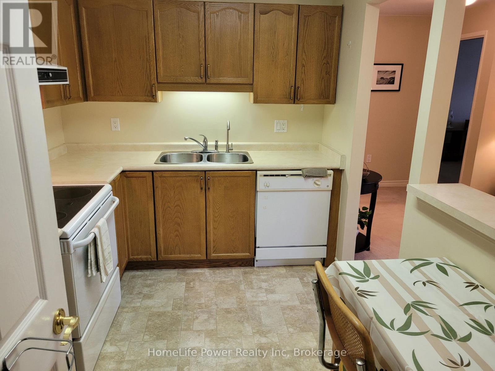 208 - 20 St George Street, Kitchener, Ontario  N2G 2S7 - Photo 19 - X12371312