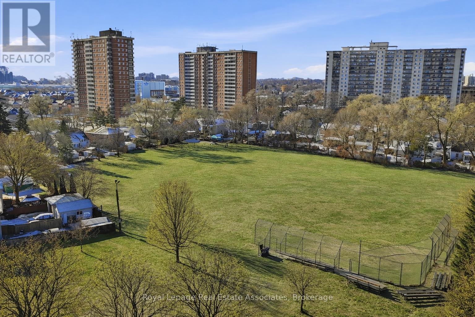 117 Harding Avenue, Toronto, Ontario  M6M 3A4 - Photo 29 - W12805654