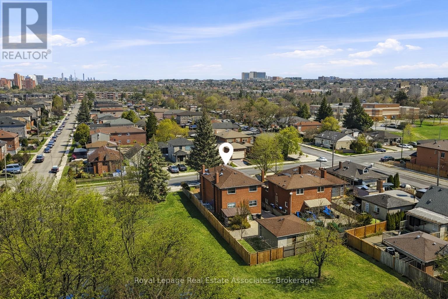 117 Harding Avenue, Toronto, Ontario  M6M 3A4 - Photo 34 - W12805654