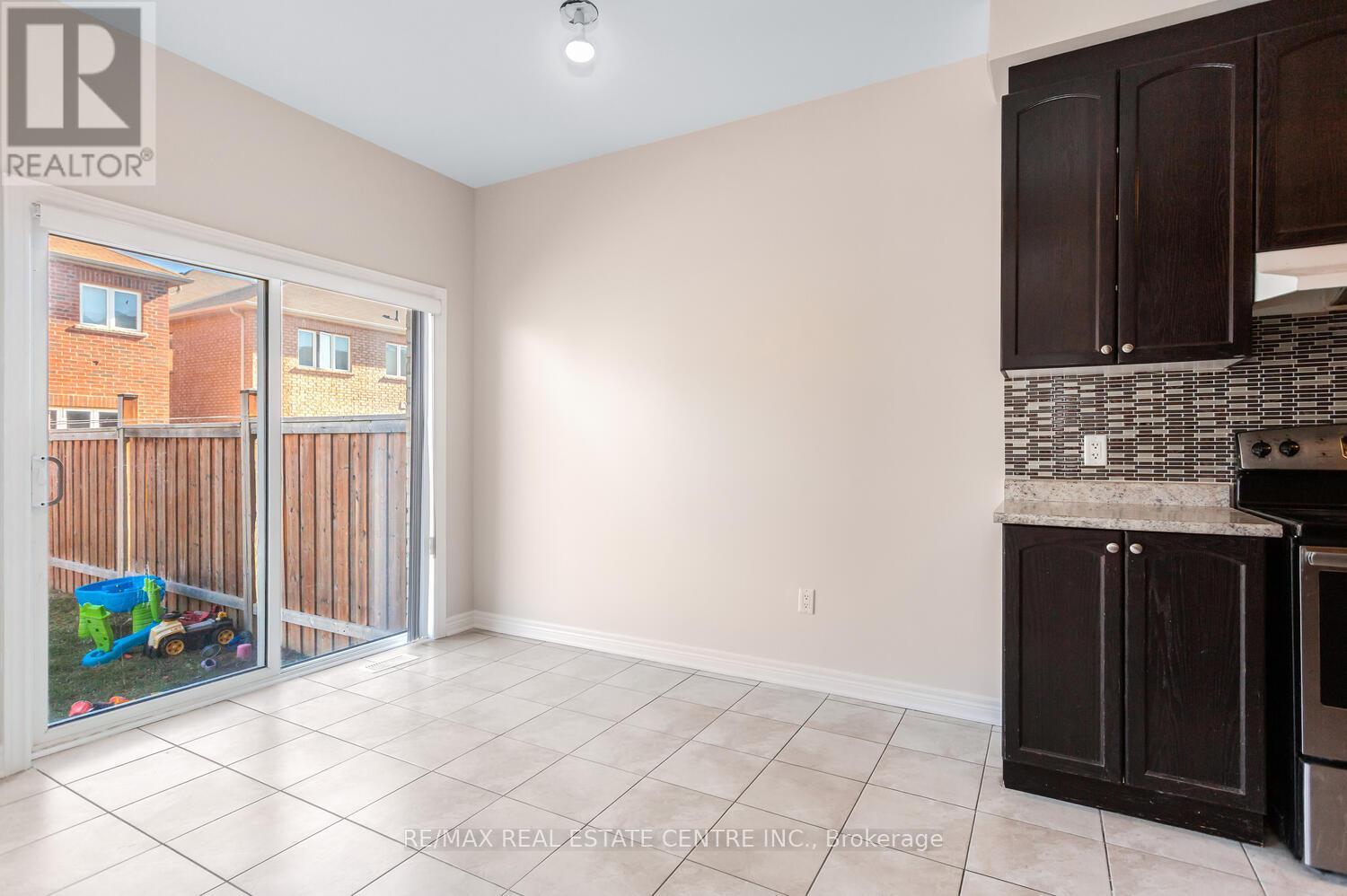 64 Yardley Crescent S, Brampton, Ontario  L6X 5L7 - Photo 16 - W12921744