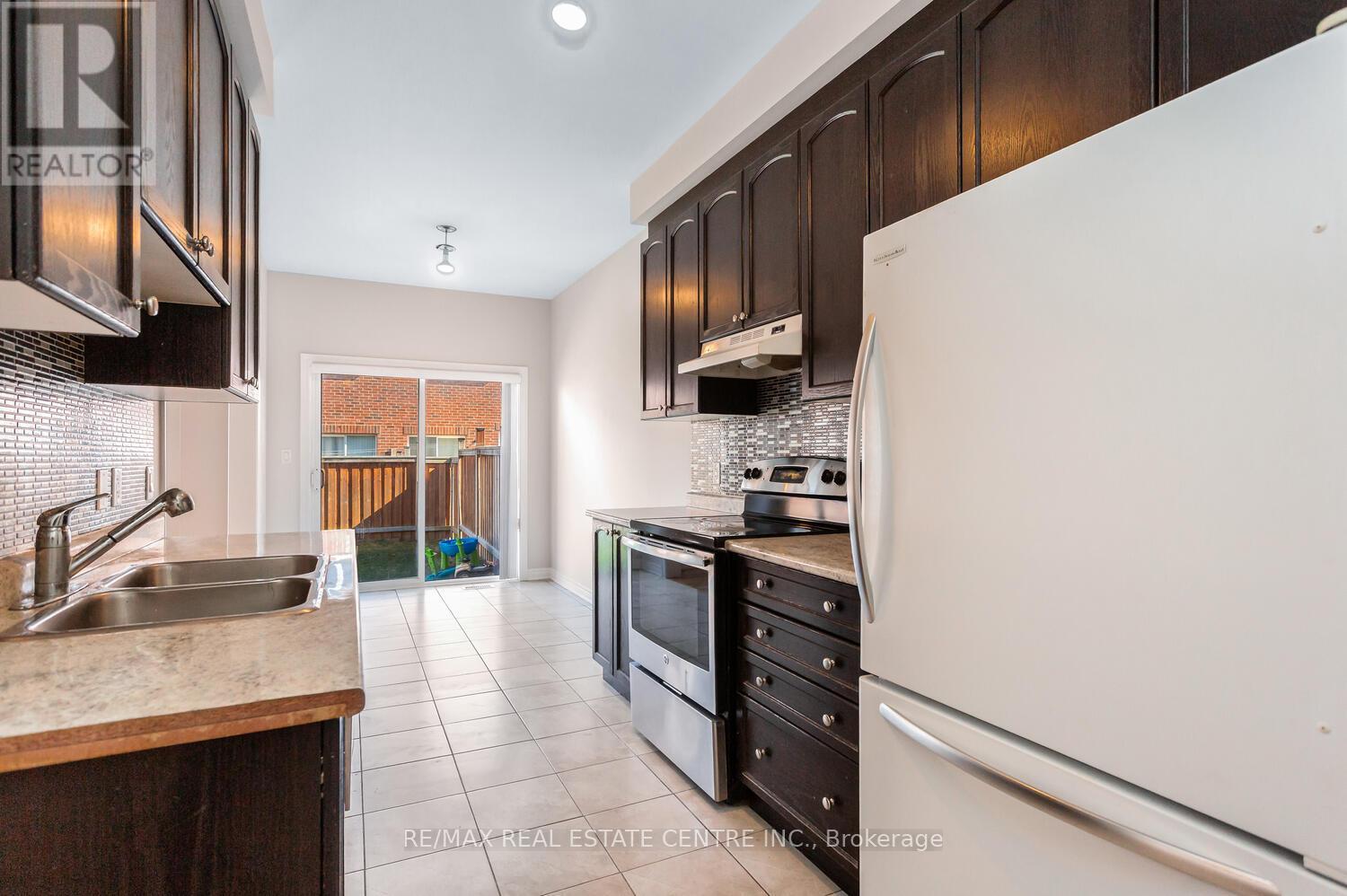 64 Yardley Crescent S, Brampton, Ontario  L6X 5L7 - Photo 14 - W12921744