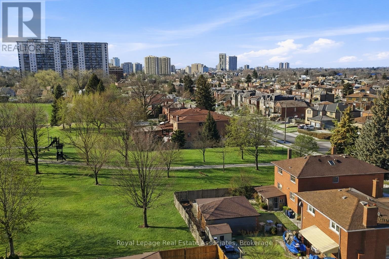 117 Harding Avenue, Toronto, Ontario  M6M 3A4 - Photo 32 - W12805654