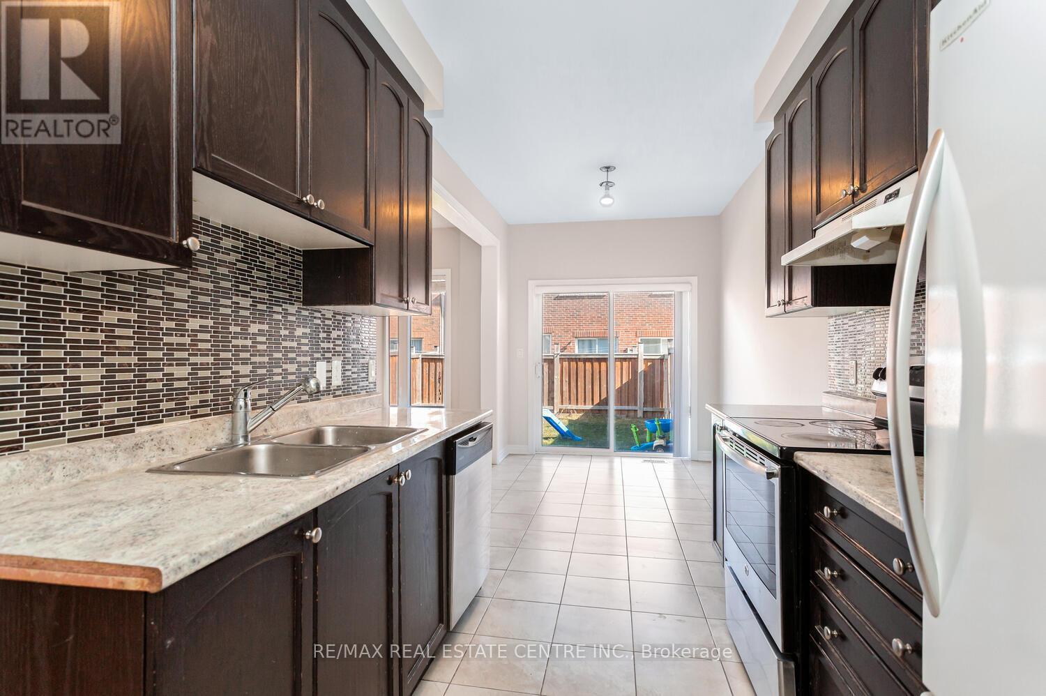 64 Yardley Crescent S, Brampton, Ontario  L6X 5L7 - Photo 15 - W12921744