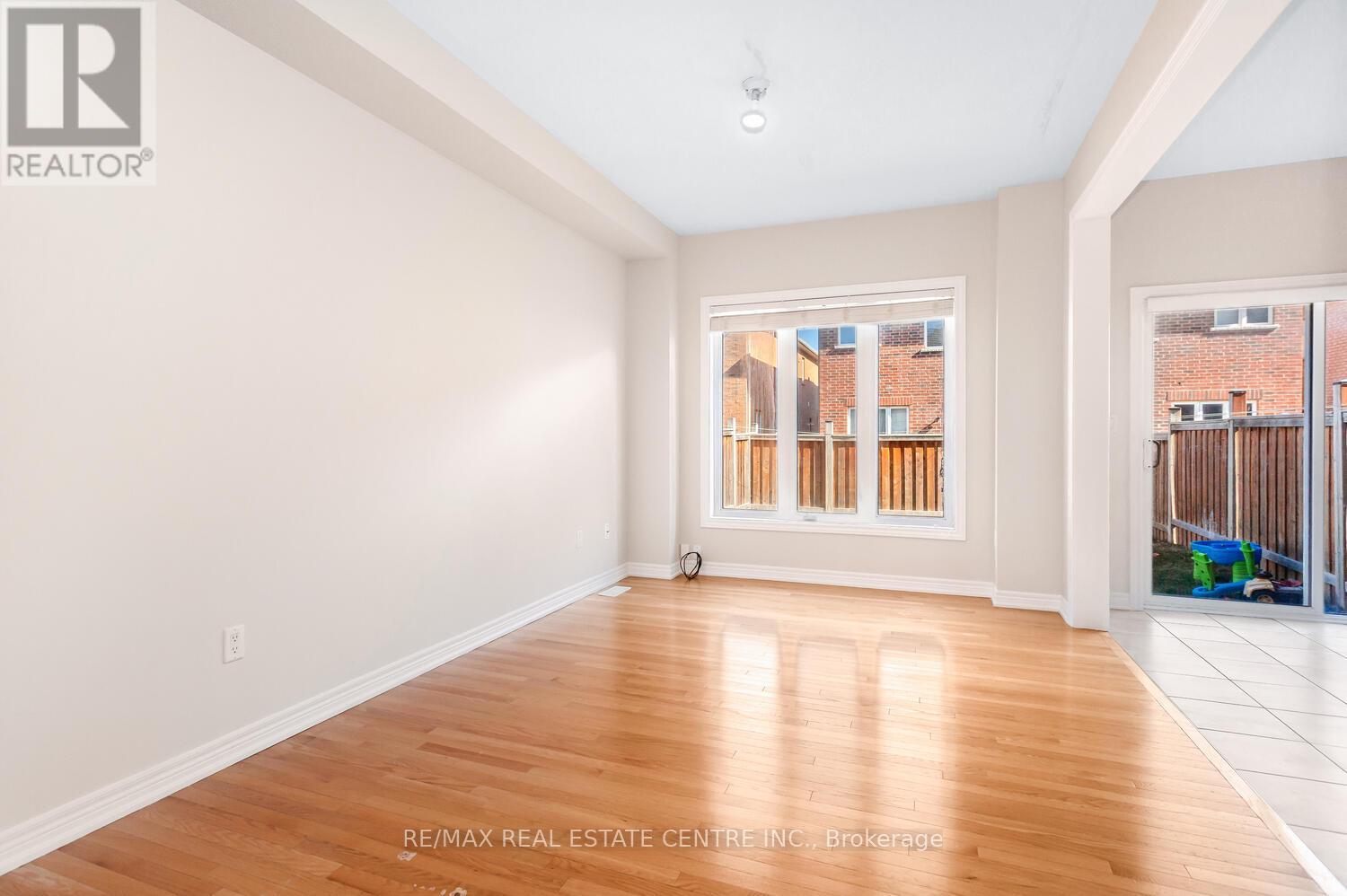 64 Yardley Crescent S, Brampton, Ontario  L6X 5L7 - Photo 6 - W12921744