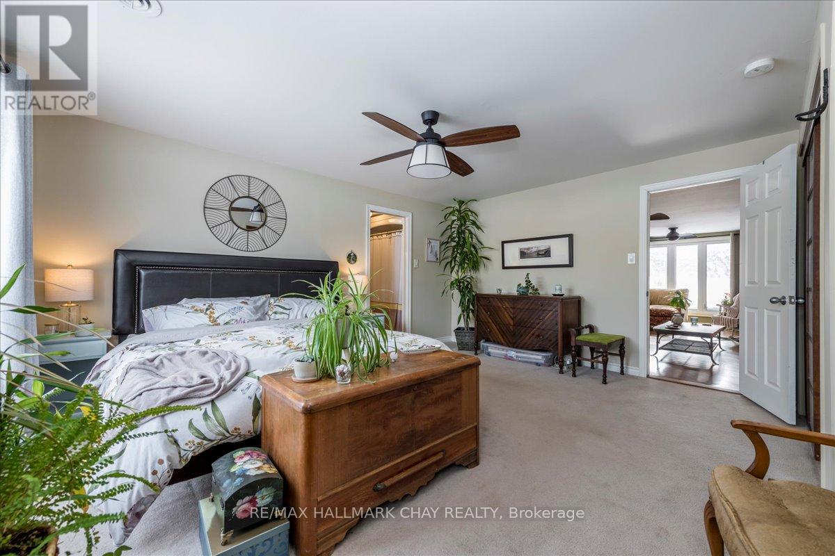 3302 Innisfil Beach Road, Innisfil, Ontario  L9S 4C7 - Photo 12 - N12936988